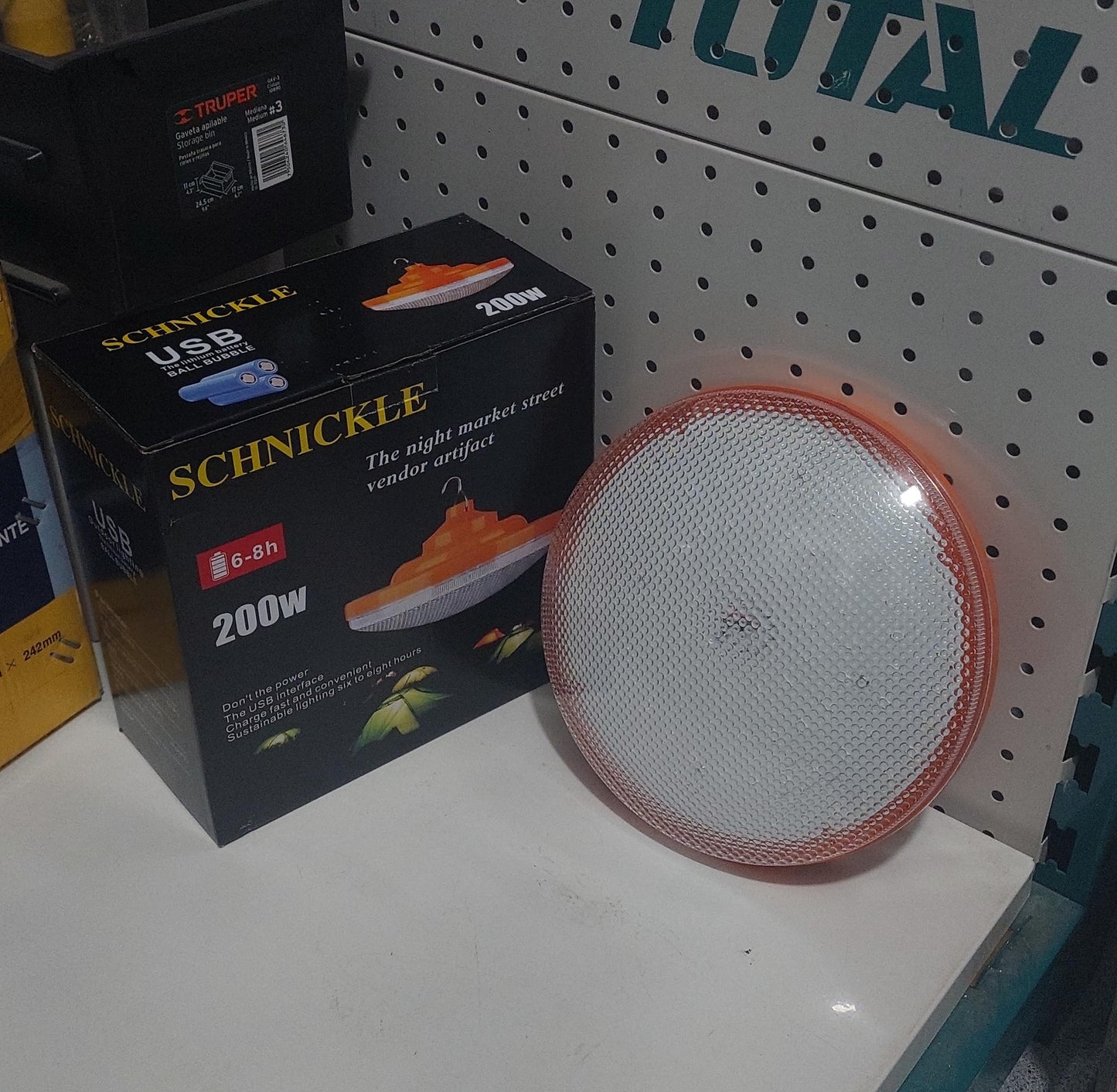 Foco recargable 200w Cod : 04