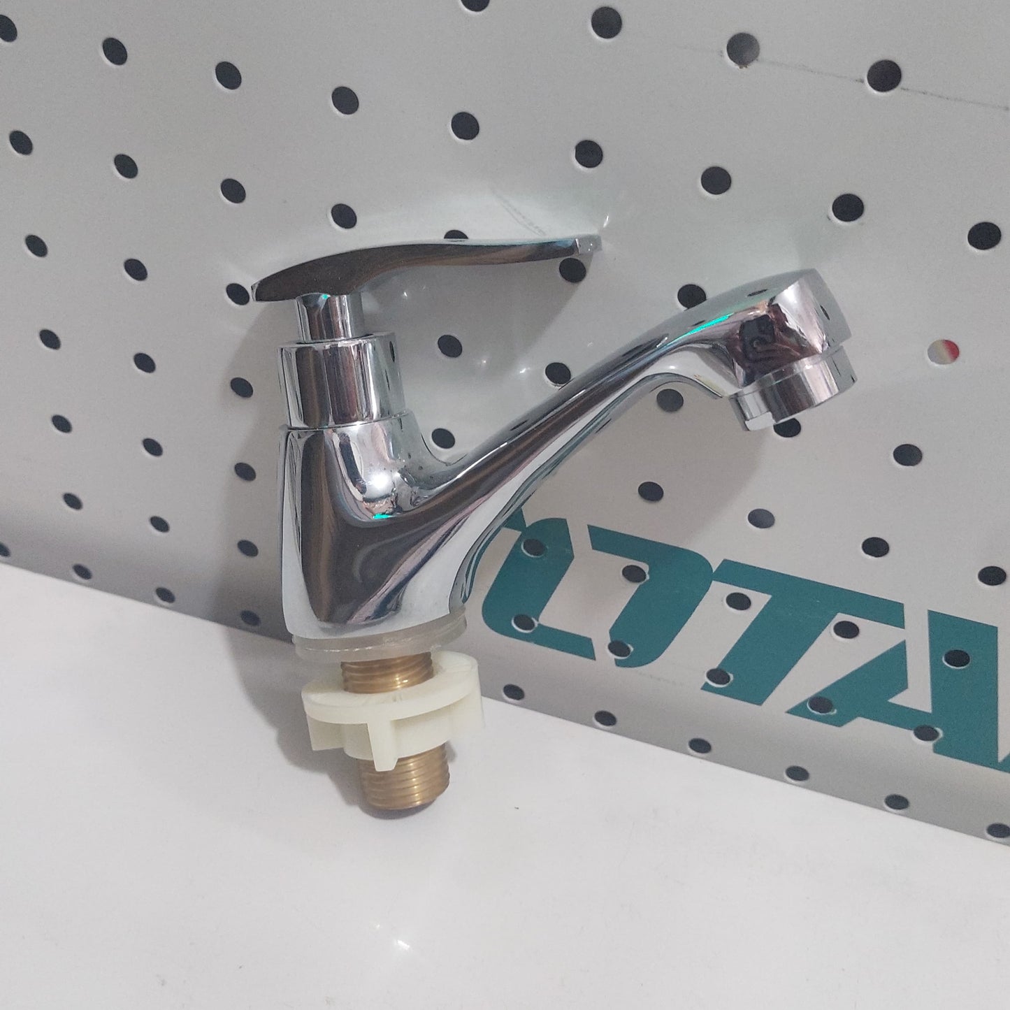 Llave para lavatorios - Cod : 02