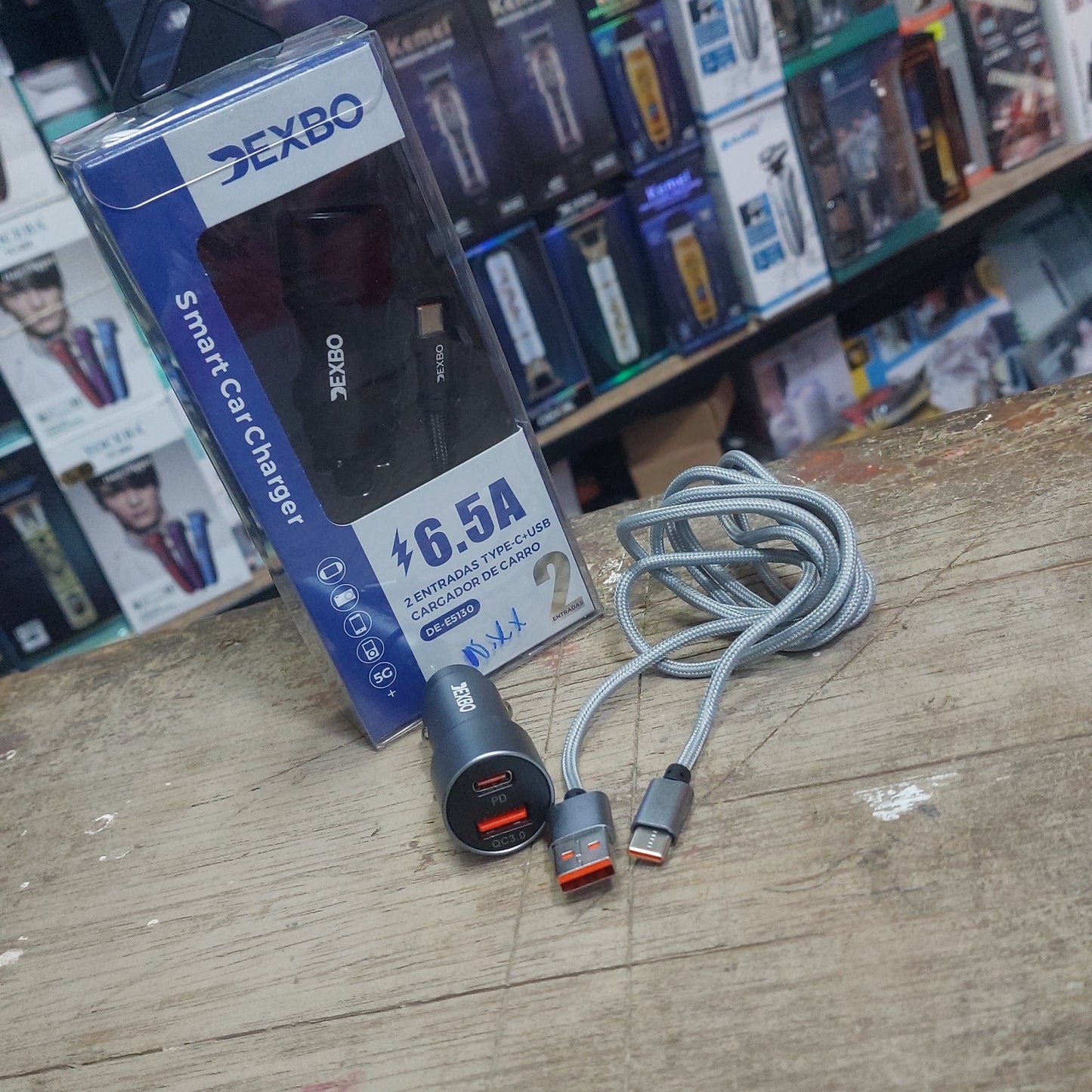 Cigarrera / cargador de celular para carro - Cod : 02.01