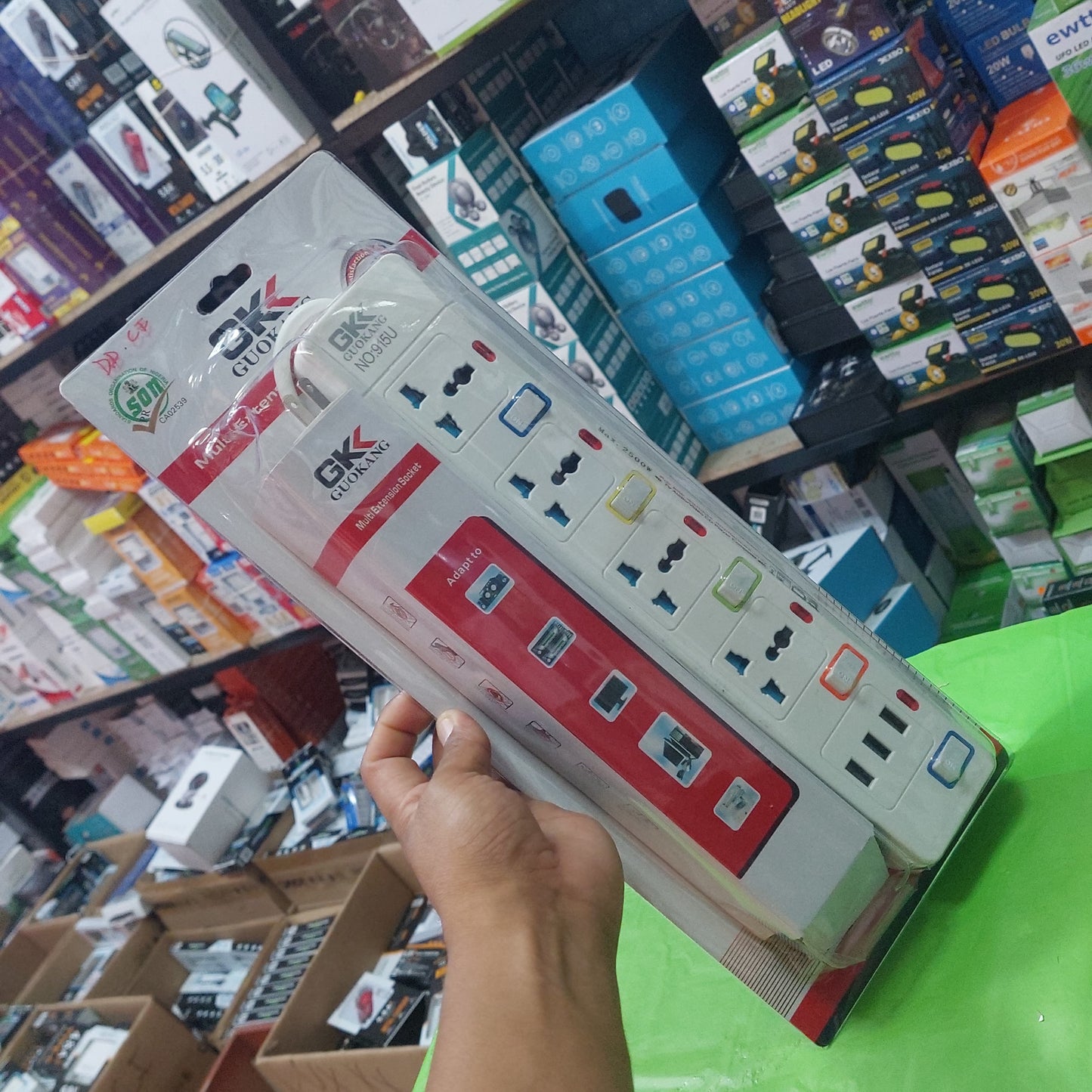 Extension electrica 4 tomas y 3 usb - COD : 01