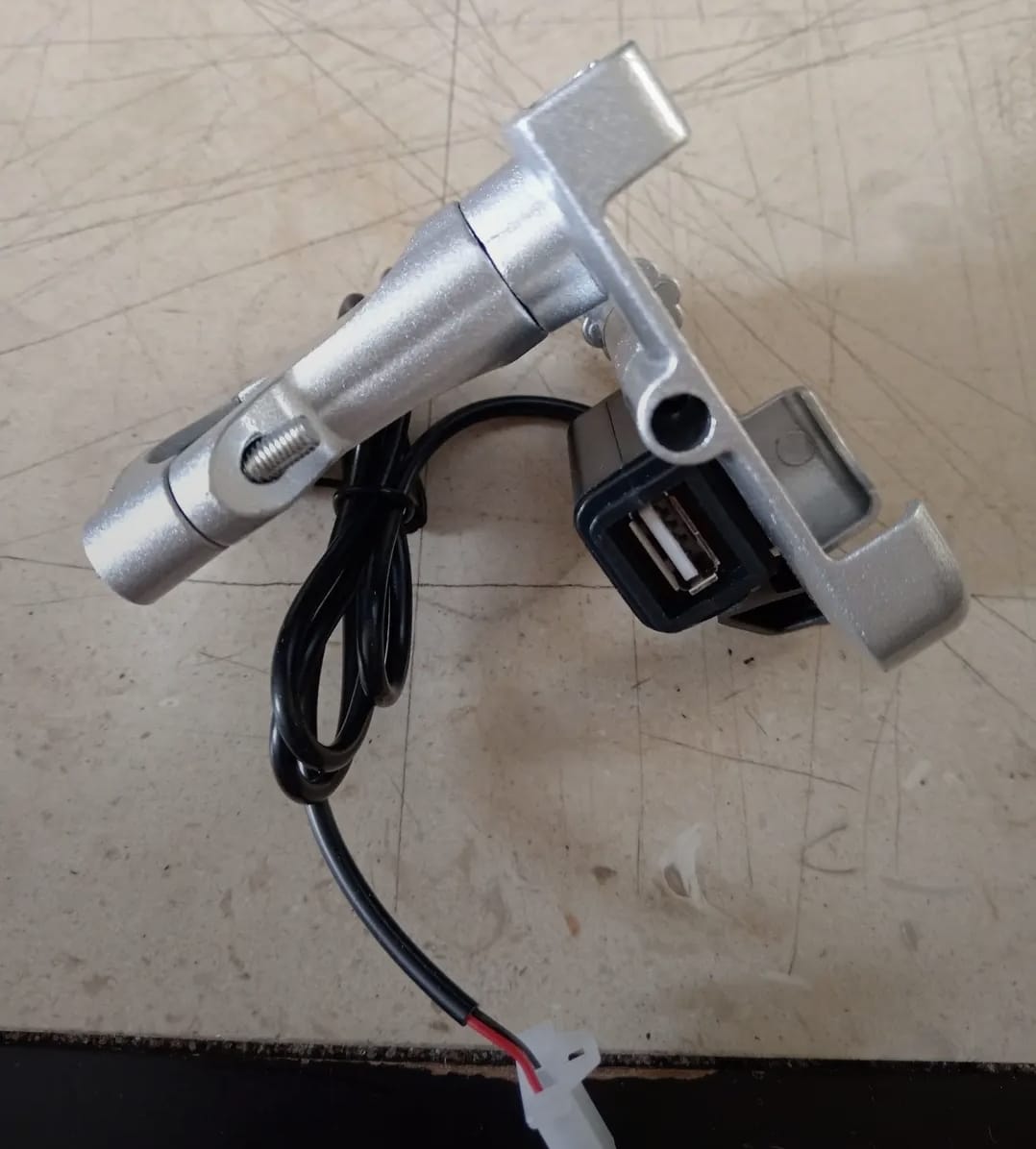 Soporte de celular con cargador P/Moto Cod:3277 Driver :03
