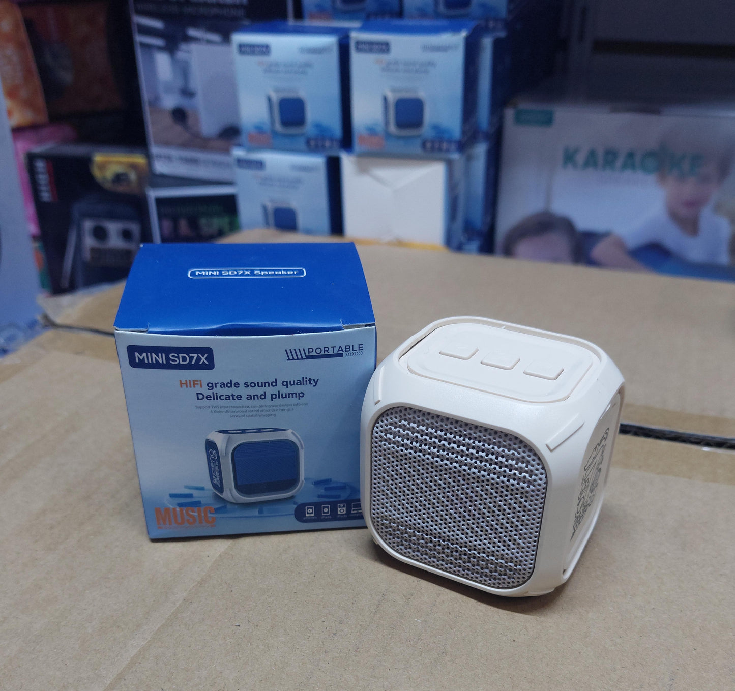 Parlante Bluetooth pequeño 4 cm x 4 cm COD:9092 COD:04
