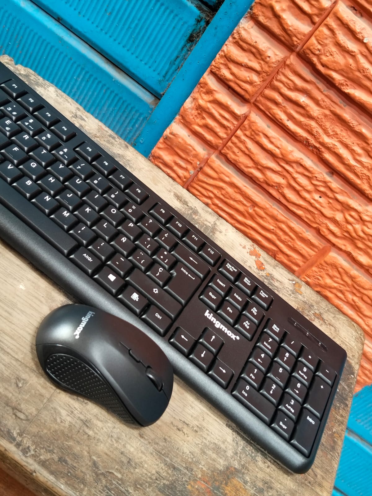 teclado inalámbrico + Mouse Inalambrico Cod:1313 driver:03