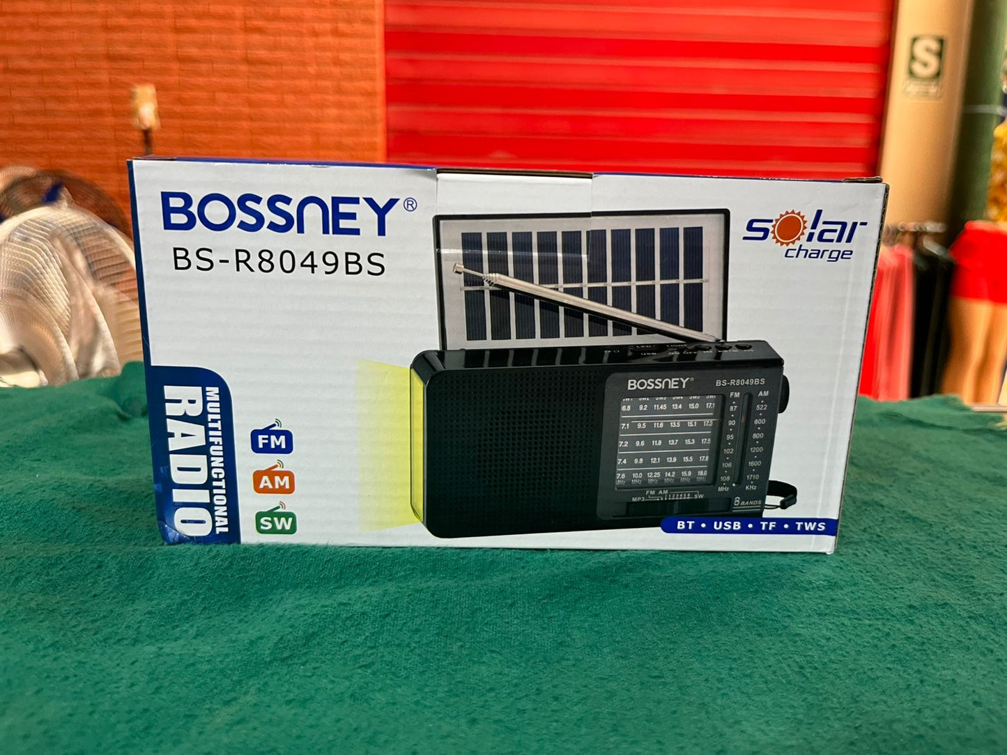Radio FM/AM recargable con panel Cod:1361 driver :03