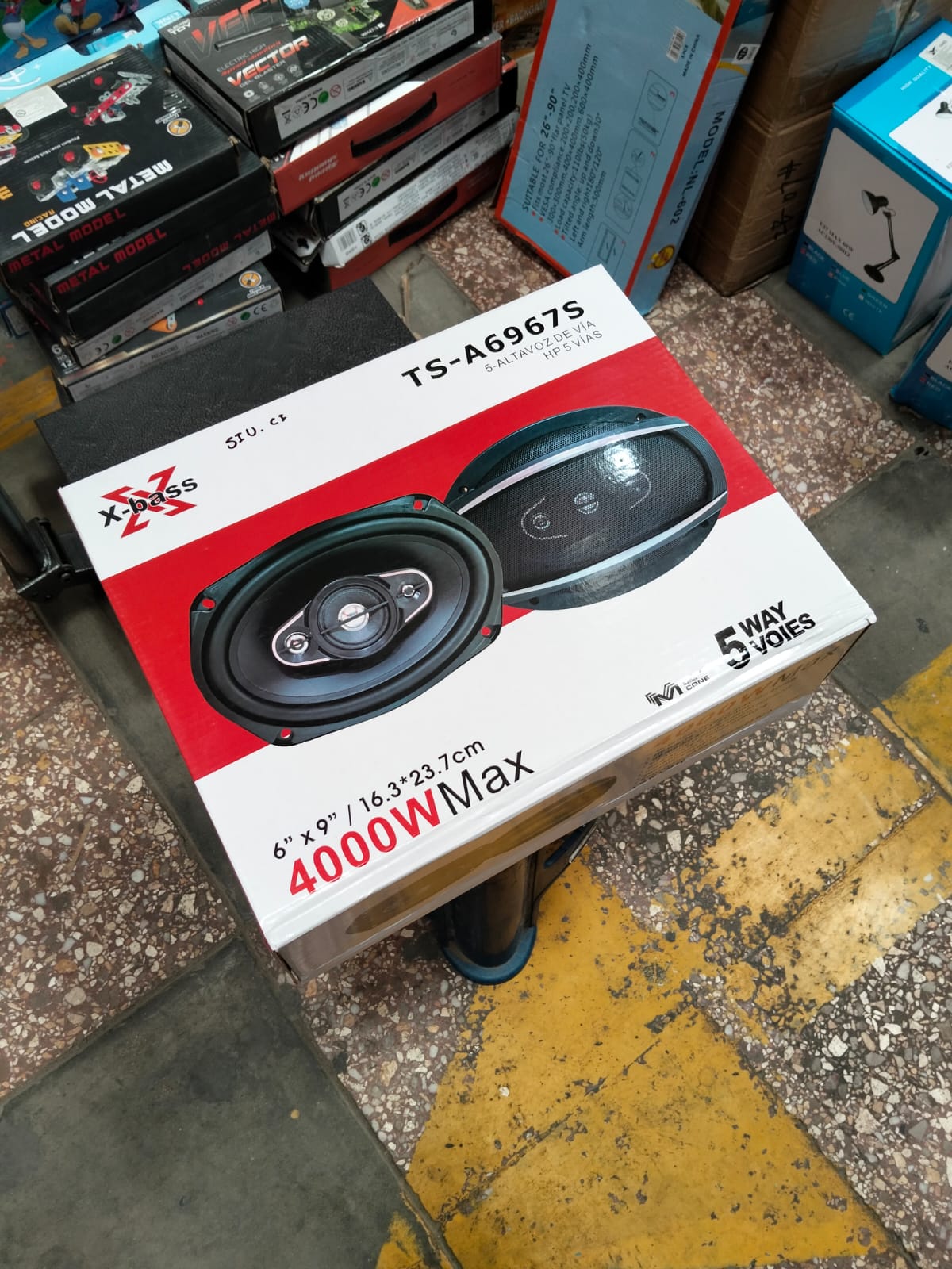 Parlante ovalado para carro 4000w Cod:1533 driver :01