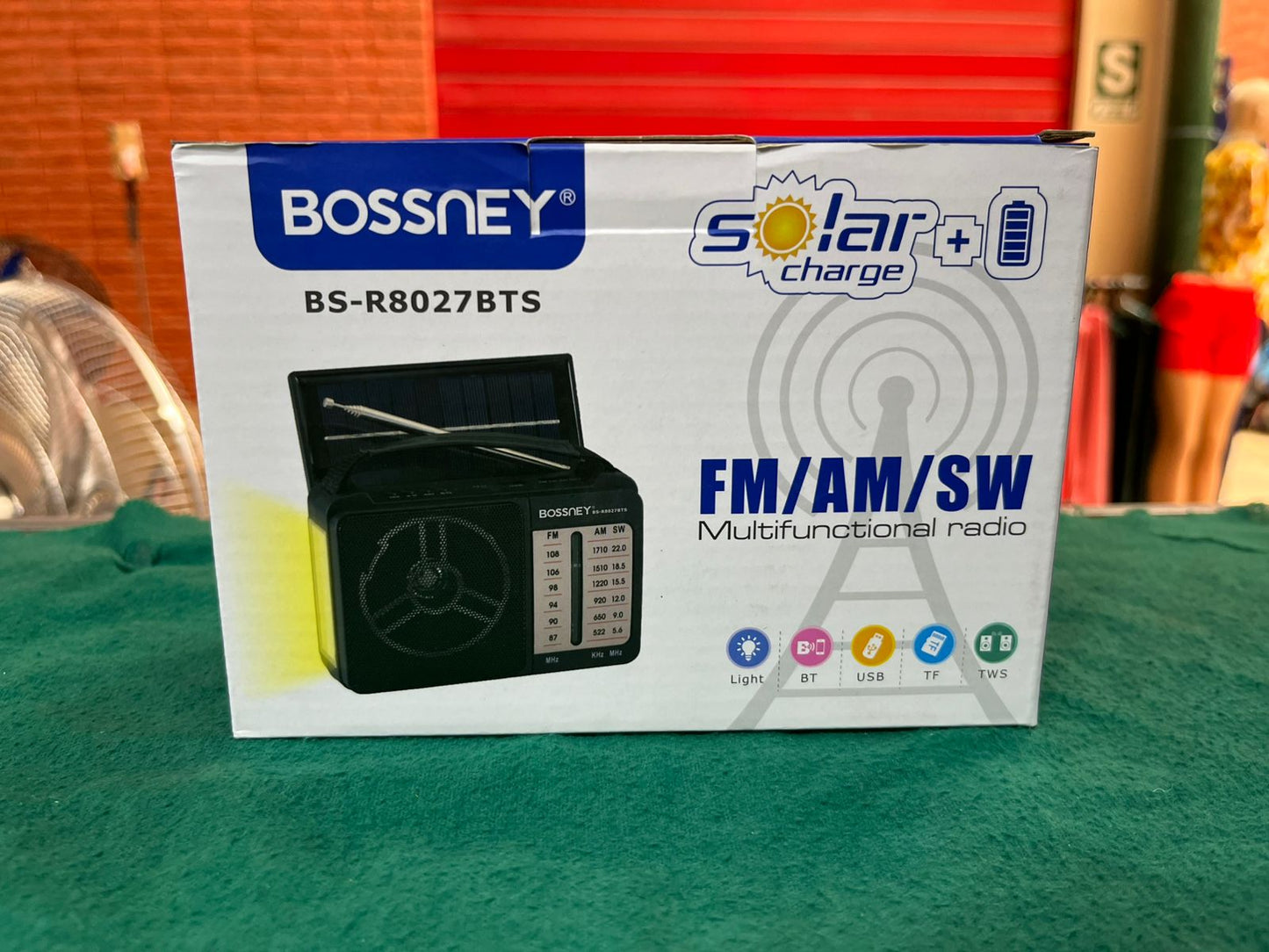 Radio FM/AM recargable con panel Cod:1362 driver :03