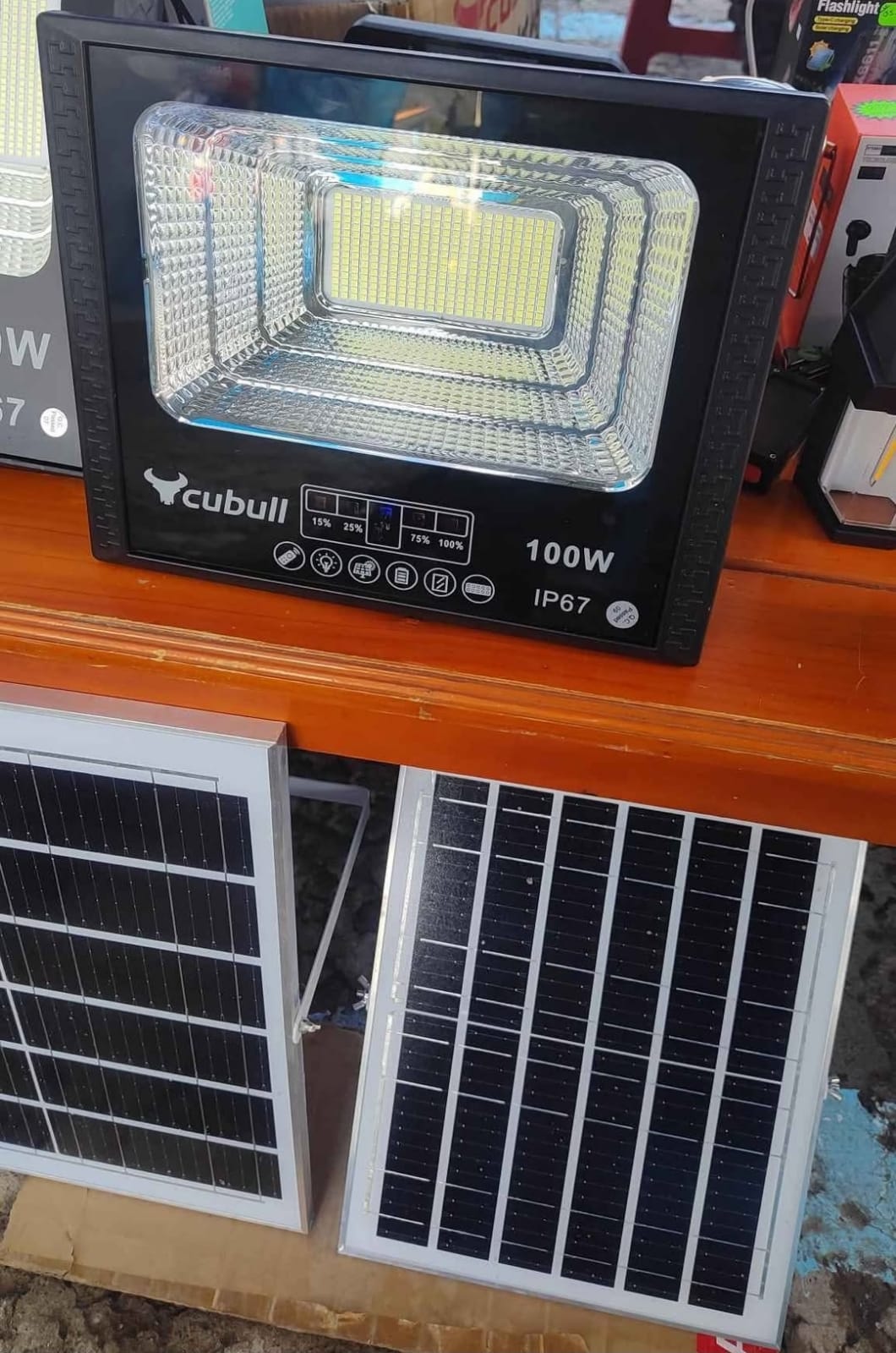 Reflector led 100W con panel solar Cod:6055 driver :02
