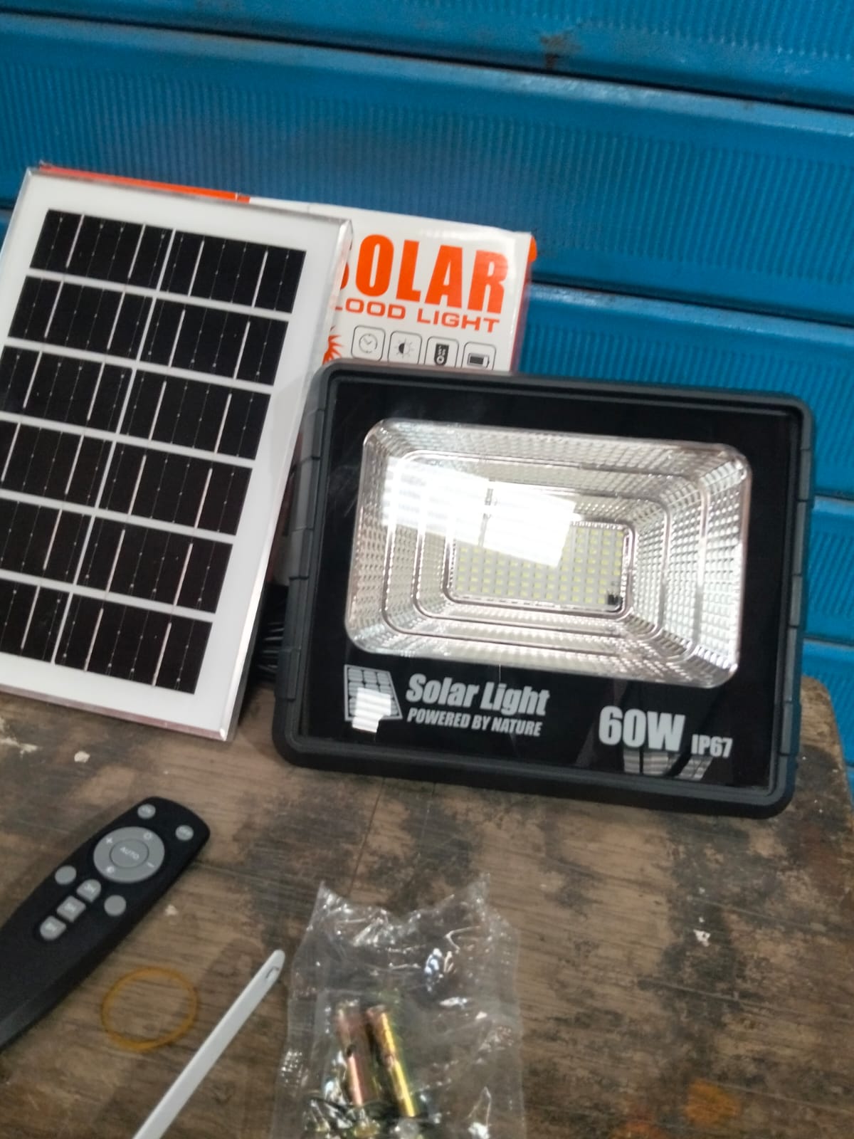 reflector led 60W con panel solar cod:1207 driver :01