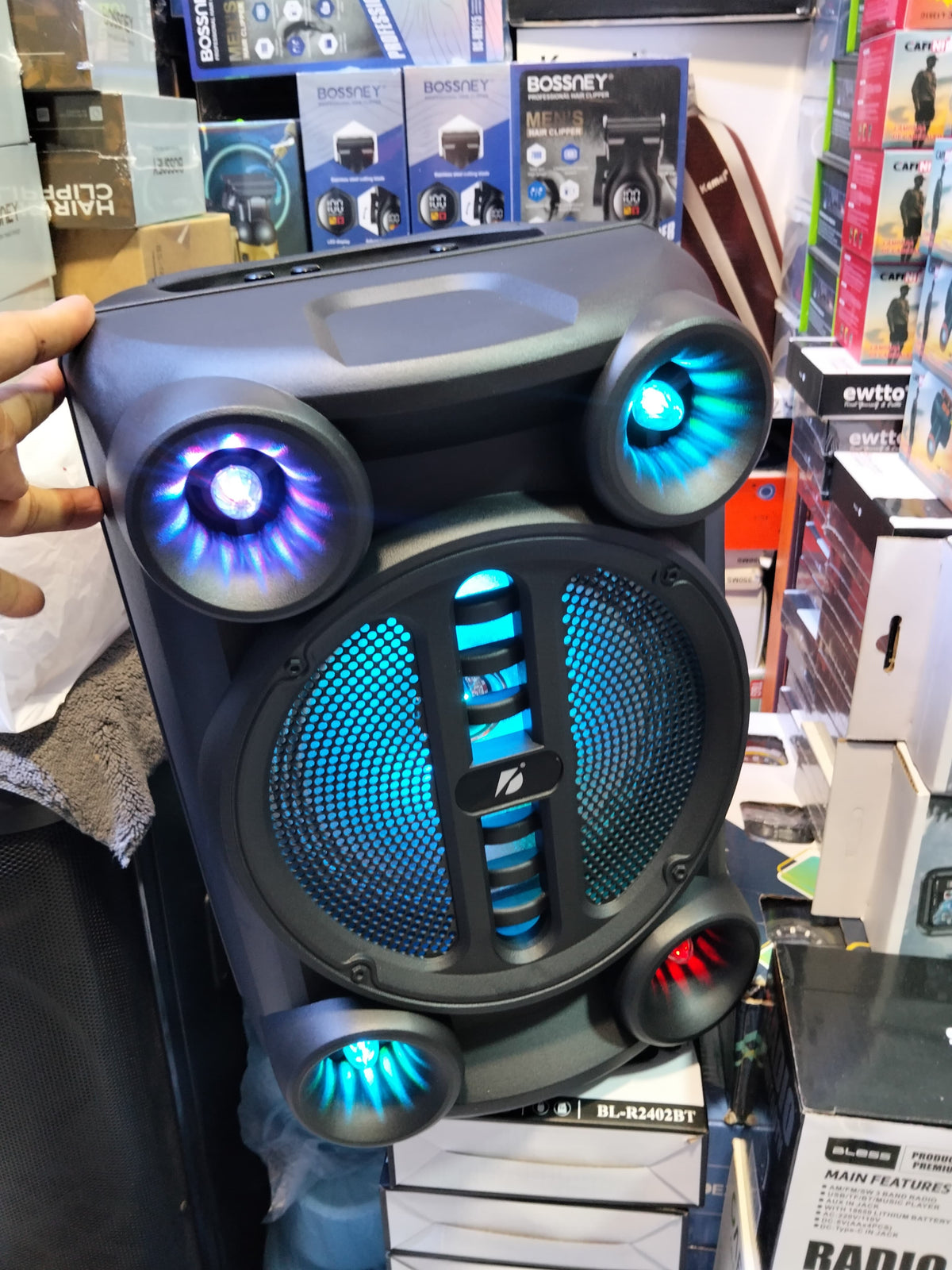 Parlante Bluetooth 8" con microfono Cod:3081 driver:02