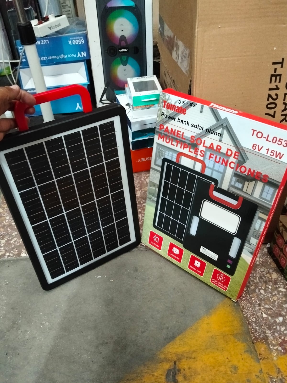 Reflector solar 15W con batería para cargar celulares Cod:1407 driver:01