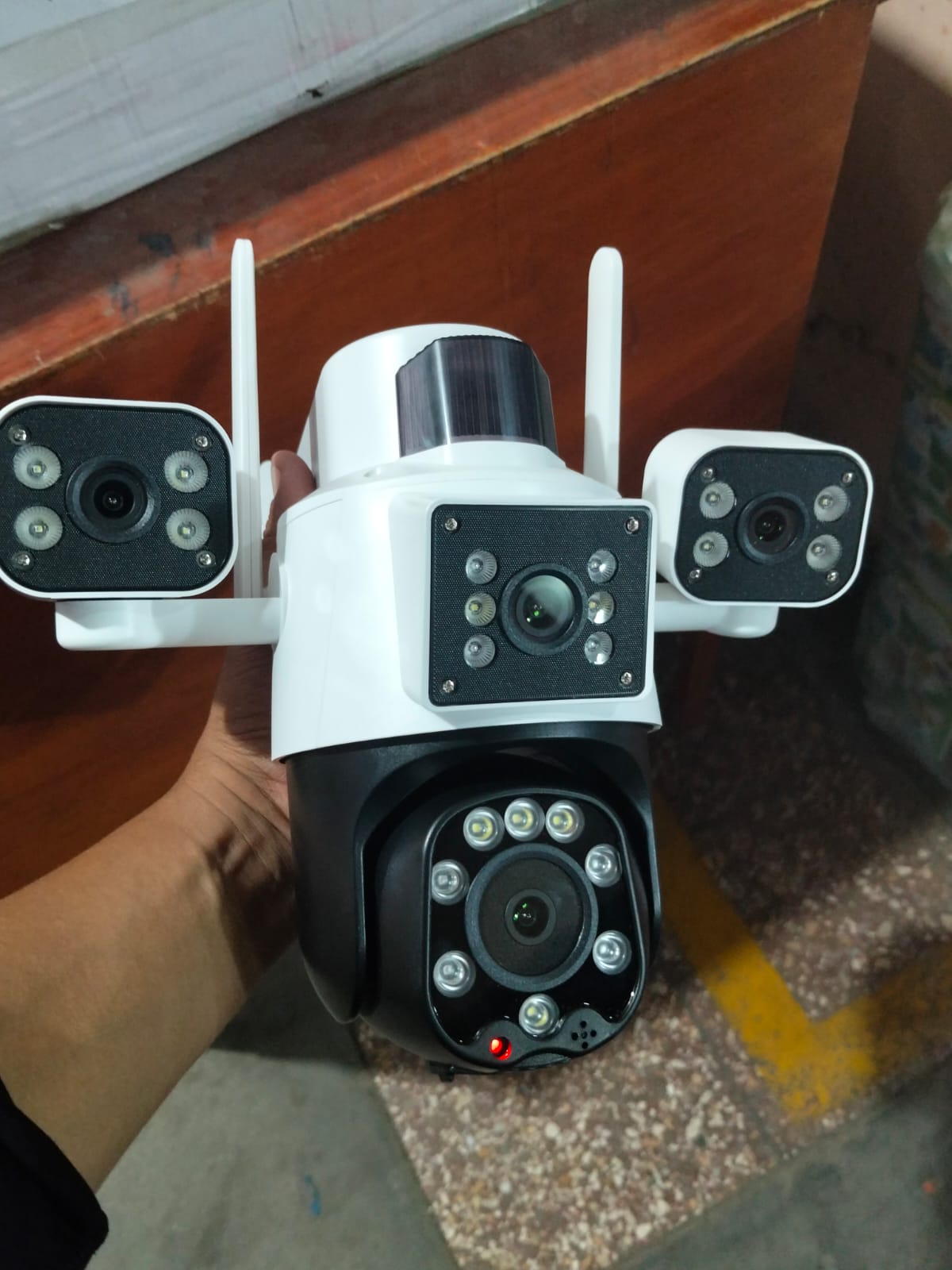 Camara de seguridad 4 lentes full HD Cod:1404 driver:01