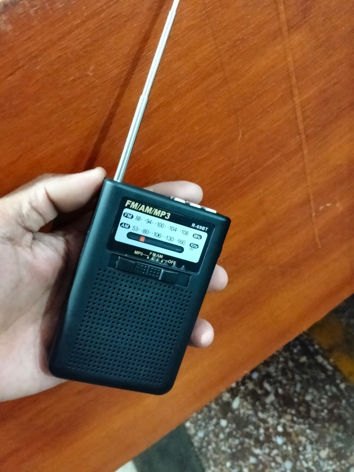radio pequeño Fm/Am bluetooth recargable y a pilas Cod:1390 driver:03