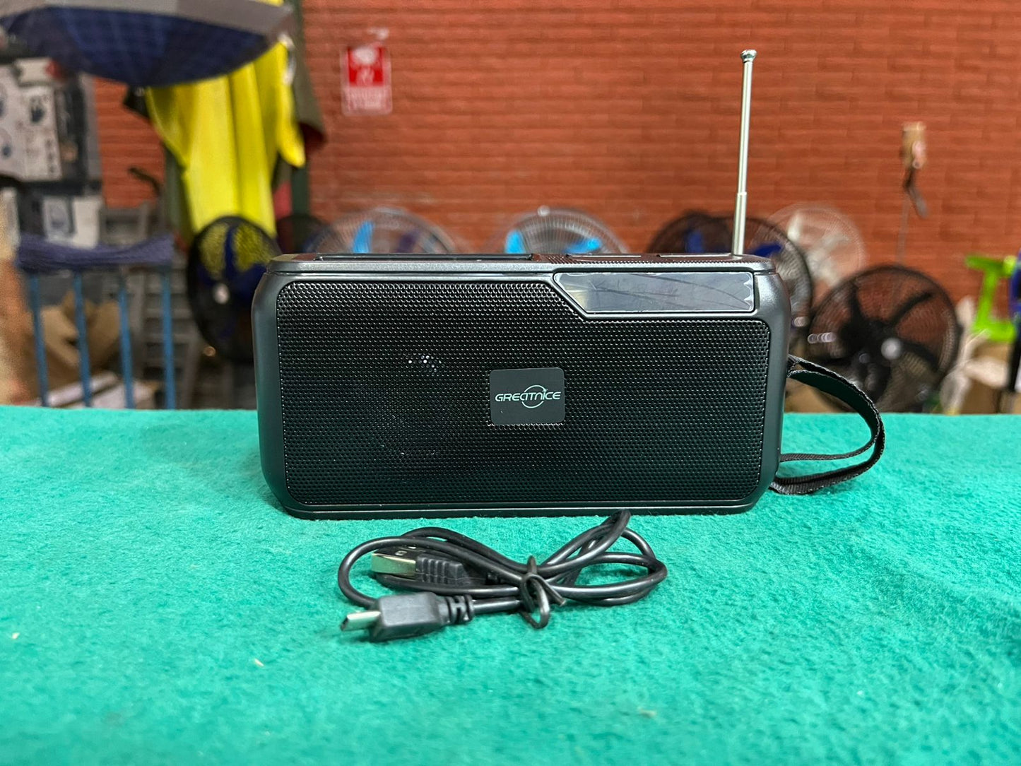 Radio recargable y con panel y usb y memoria Cod:1371 driver :03