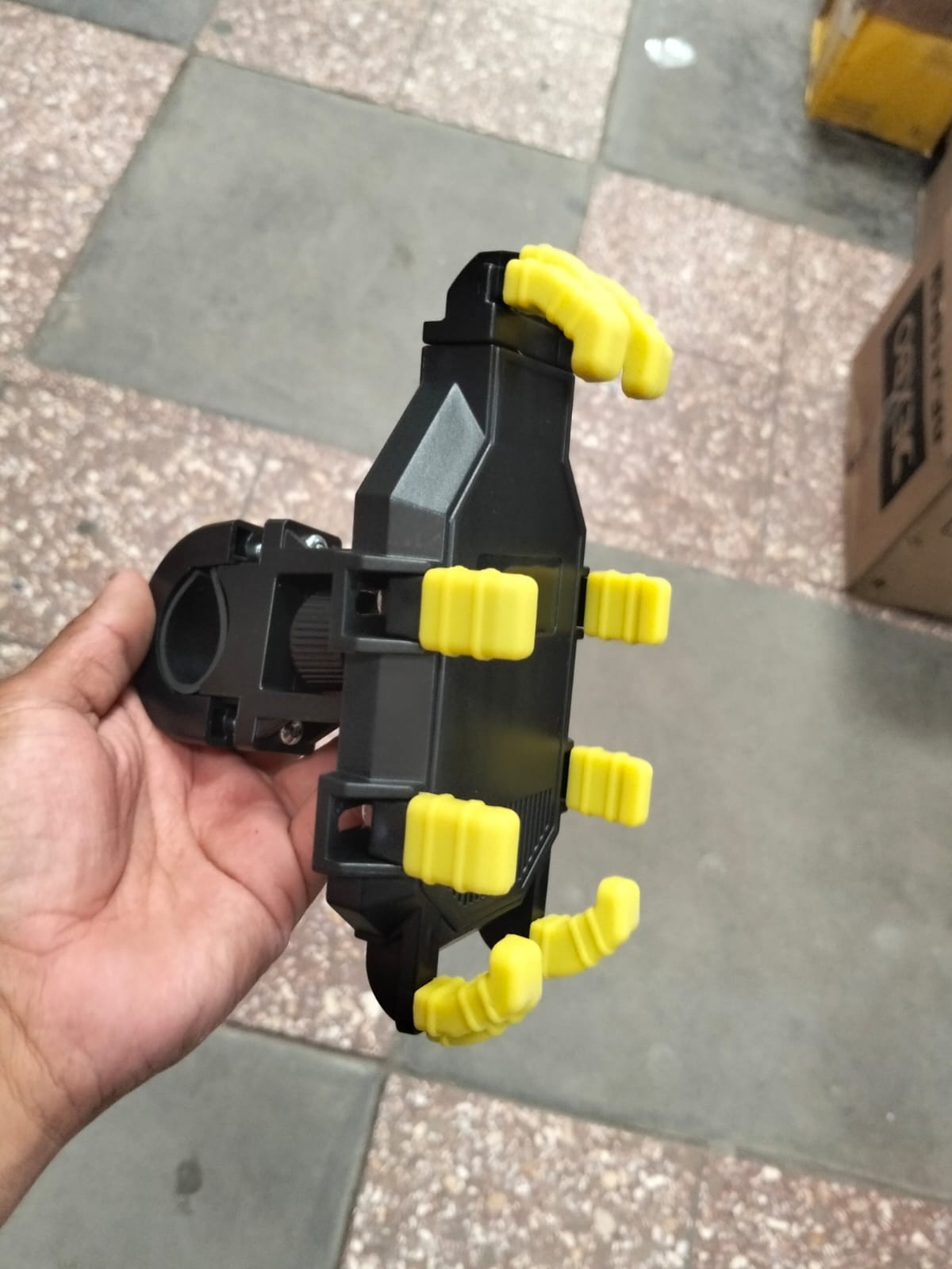 Soporte de celular 8 garras para timon de moto Cod:1269 driver:01