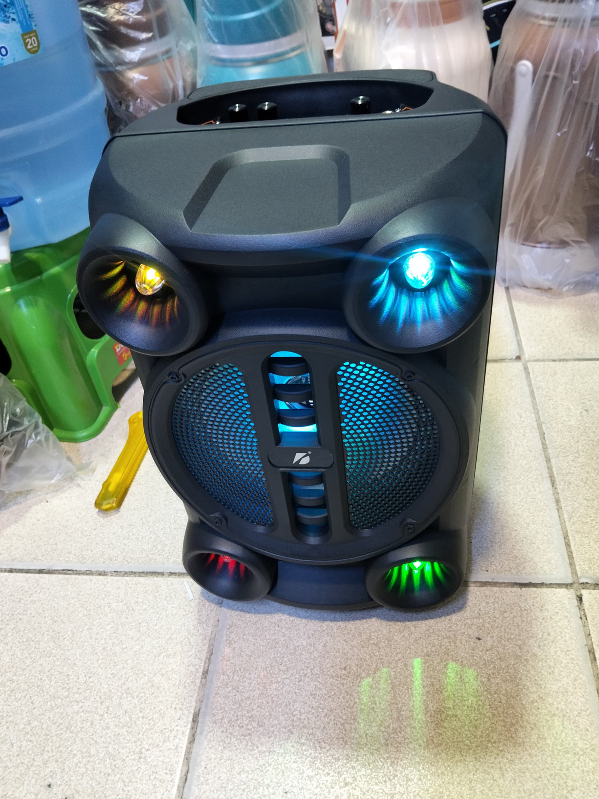 Parlante Bluetooth 8" con microfono Cod:3081 driver:02