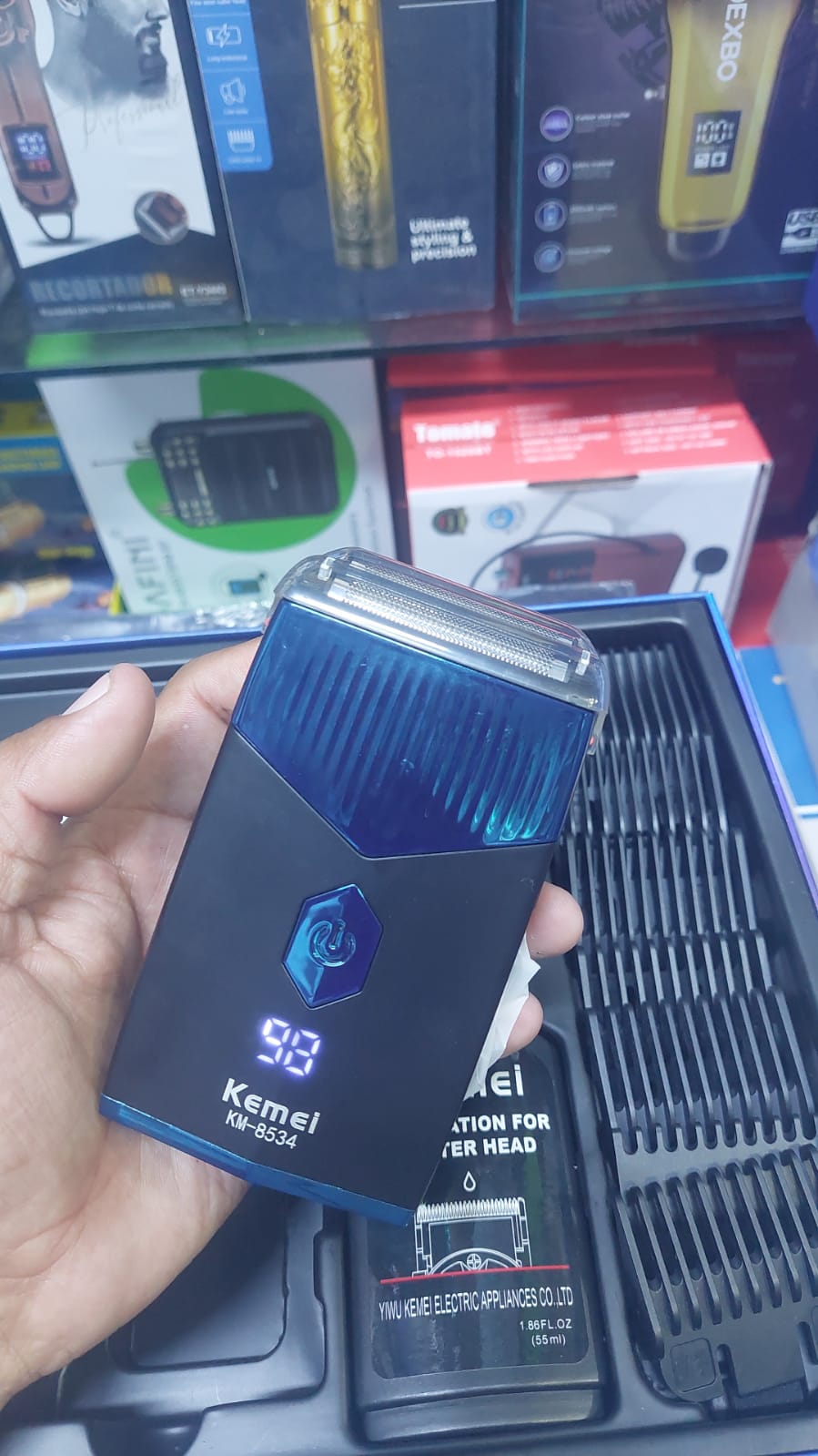 Maquina Cortar Pelo 4  en 1 
Kit Combo Barbero Kemei Cod:3340 Driver :02