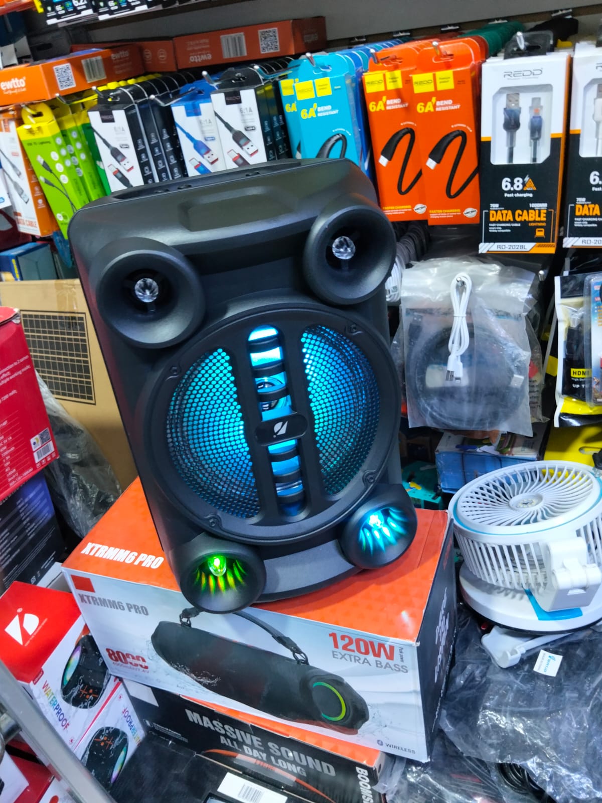 Parlante Bluetooth con microfono Cod:1373 driver:02