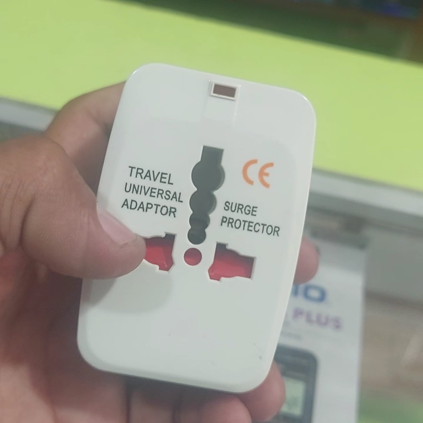 Adaptador enchufe universal Cod:6047 driver:05