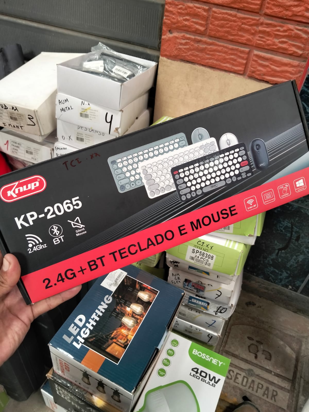 Teclado inalámbrico con mouse inalambrico Cod:1510 driver :01