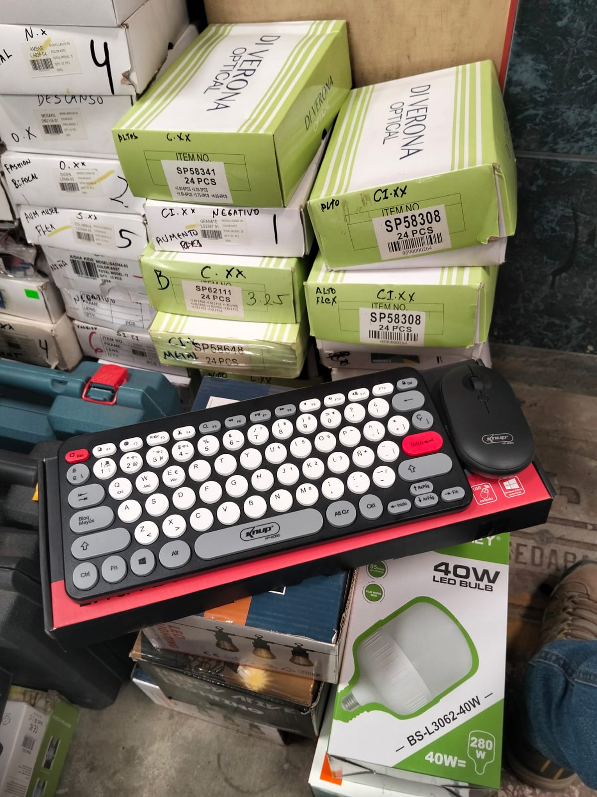 Teclado inalámbrico con mouse inalambrico Cod:1510 driver :01