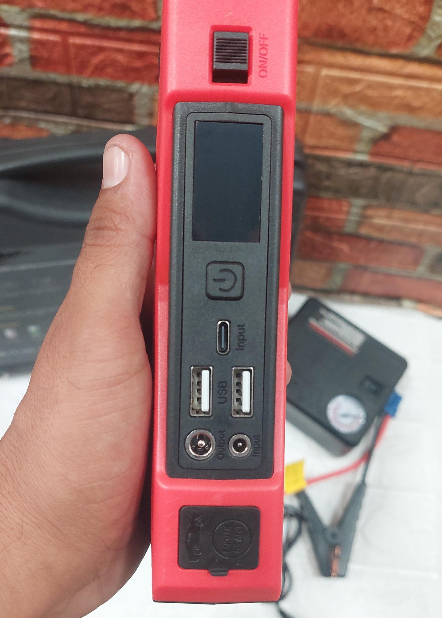 Arrancador De Bateria De Vehiculo + Inflador 2 En 1 Rojo Cod: 4401 Driver :01