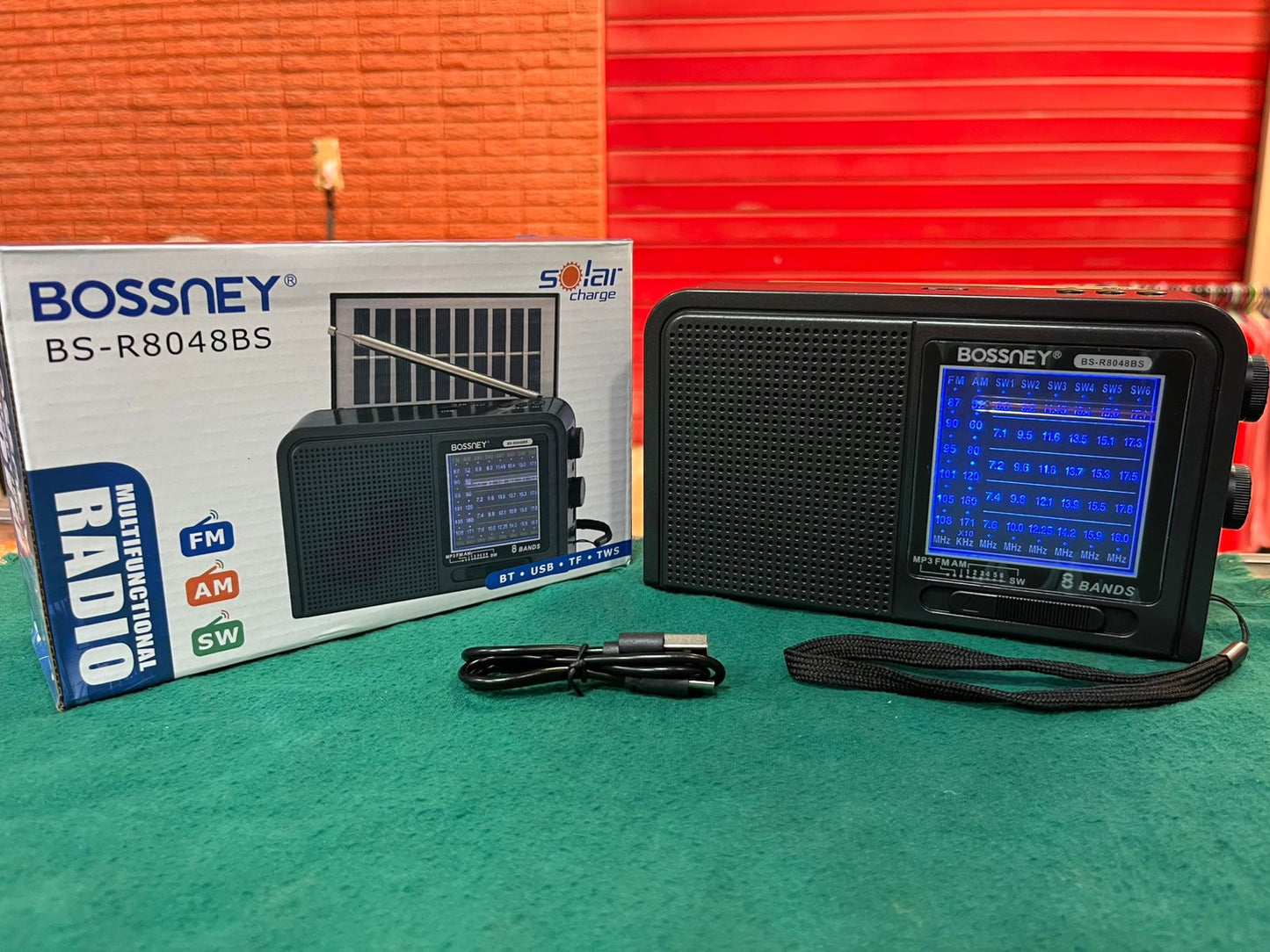 Radio FM/AM recargable  con panel Cod:1362 driver :03