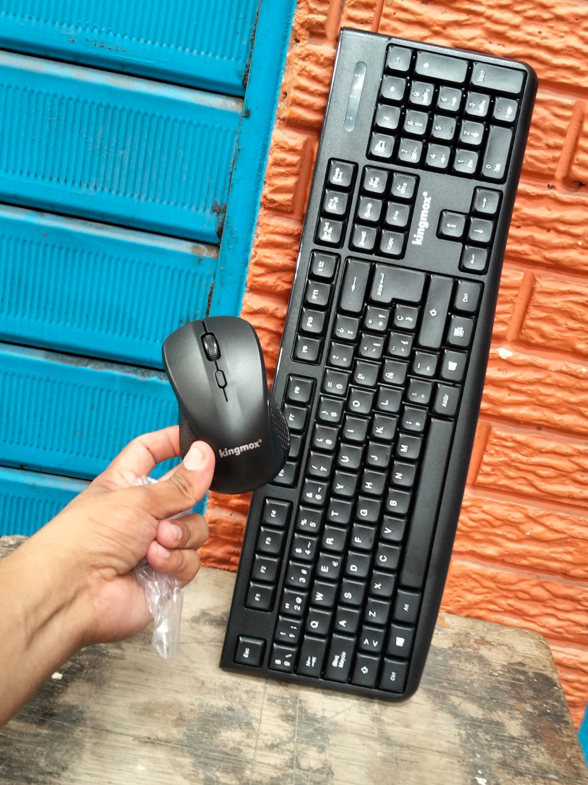 teclado inalámbrico + Mouse Inalambrico Cod:1313 driver:03