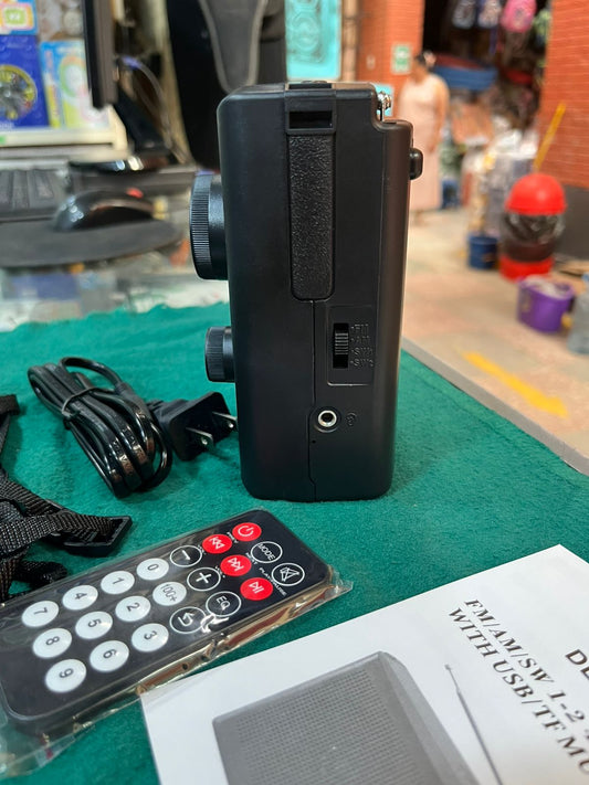 Radio Am / Fm a  pilas y a corriente Cod:1357