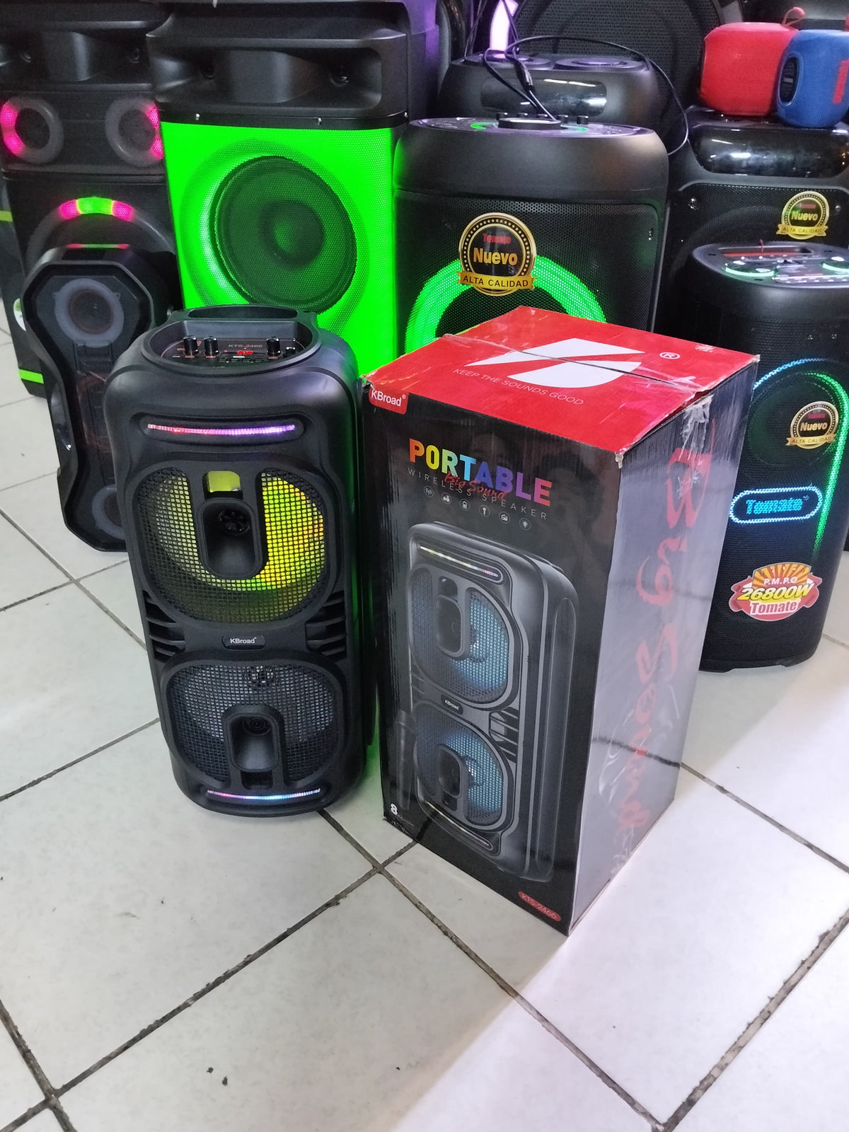 Parlante Bluetooth 8" con microfono Cod:3075 driver:02