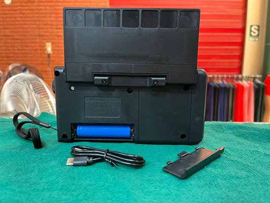 Radio FM/AM recargable  con panel Cod:1361 driver :03