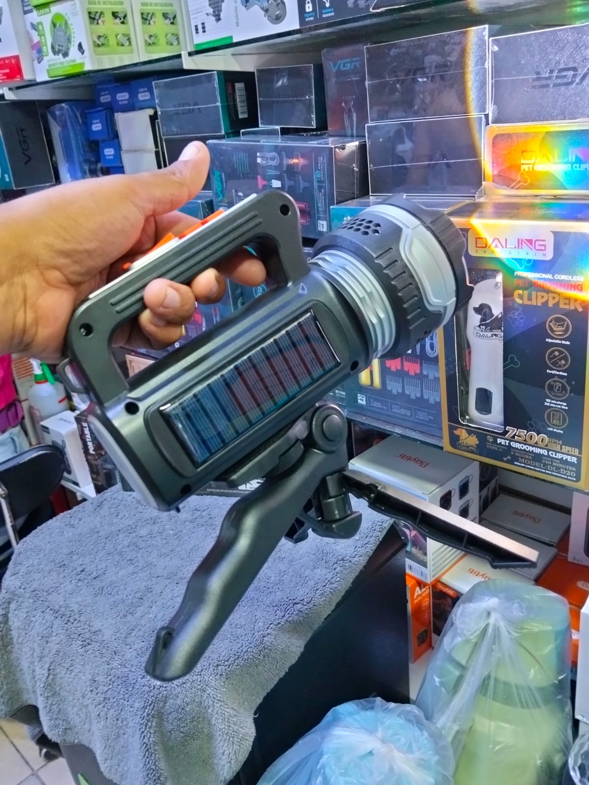 Mini linterna  con tripode Cod:3042 driver :02