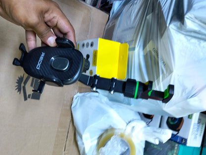 Soporte de celular para carro retrovisor giratorio Cod:1252 driver :02