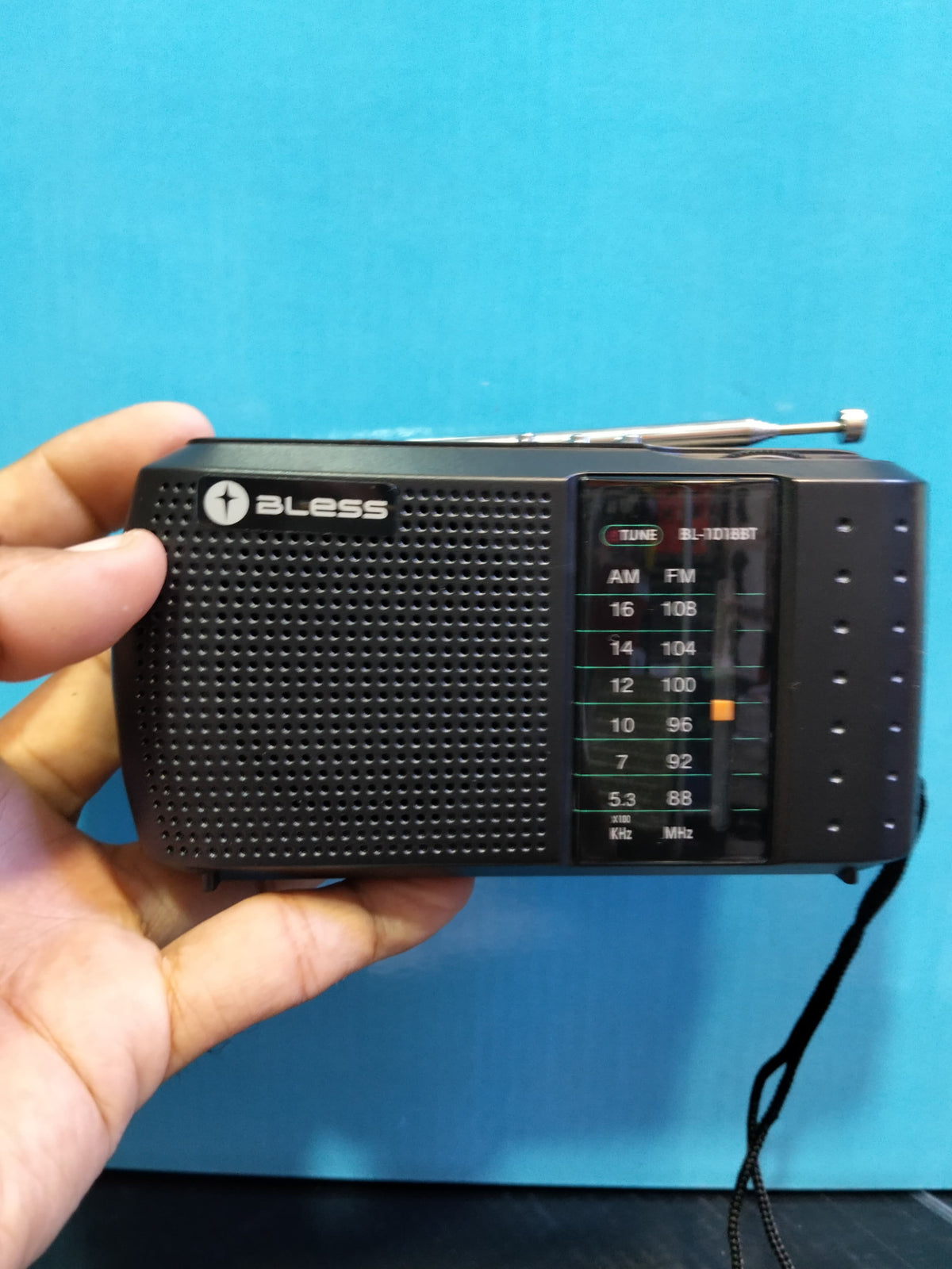 Radio FM/AM RECARGABLE COD:3074 driver:02