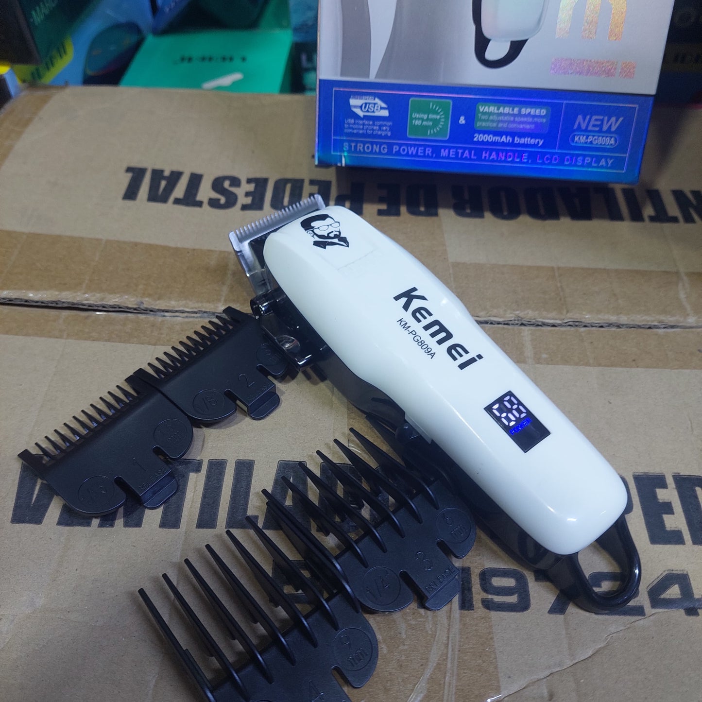 Maquina inalambrica para cortar cabello Cod:1168 driver :02