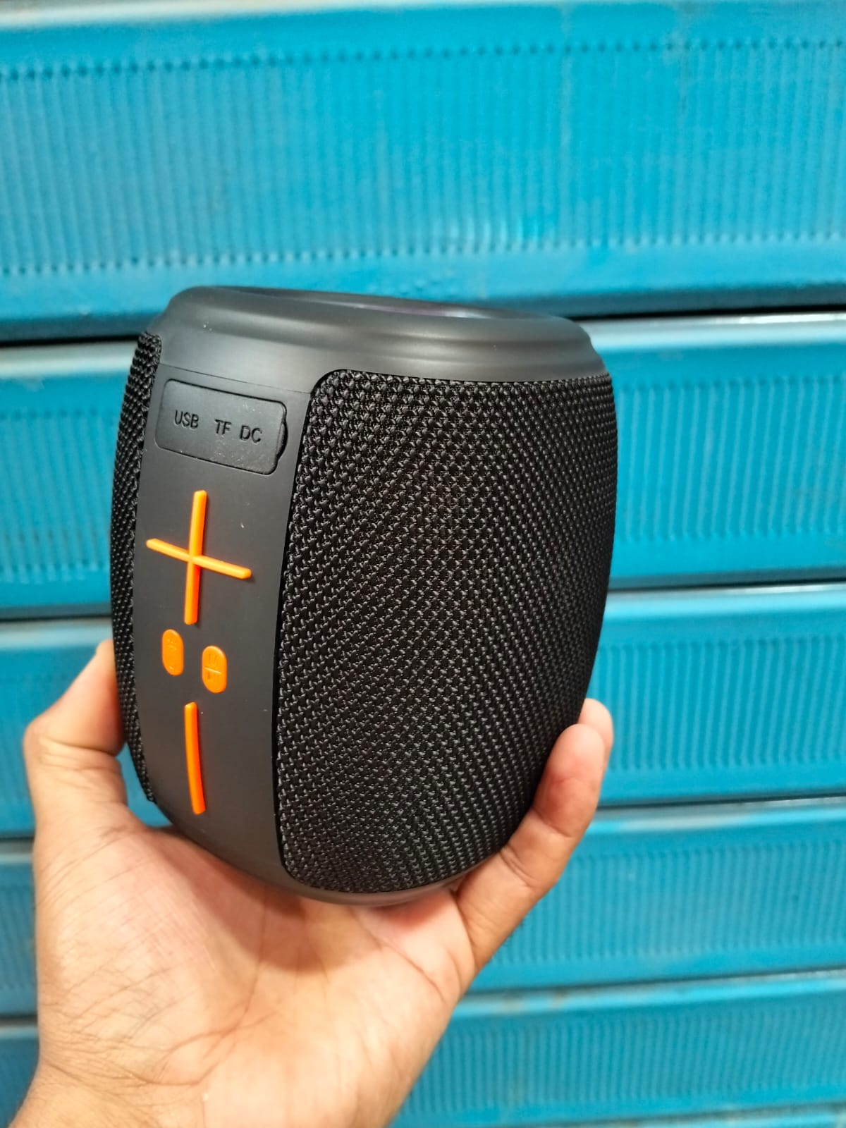 parlante Bluetooth 5W 10 cm x 11 cm Cod:1465 driver :03