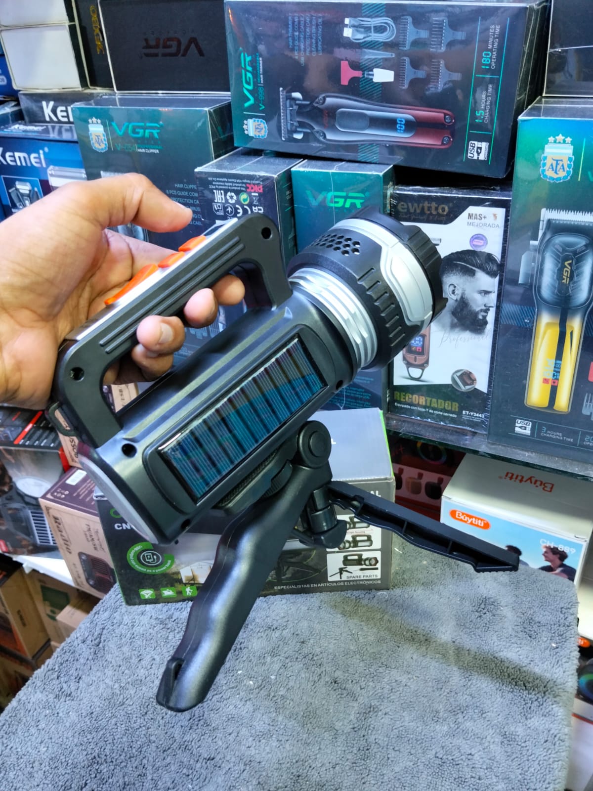 Mini linterna  con tripode Cod:3042 driver :02