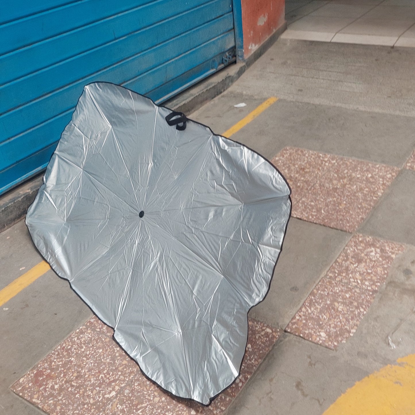 Tapasol Plegable Auto Tipo Sombrilla Fácil De Usar Y Guardar Cod:3386 Driver :01