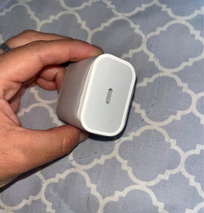 Cubo iphone 20W COD:3149 COD:01;02