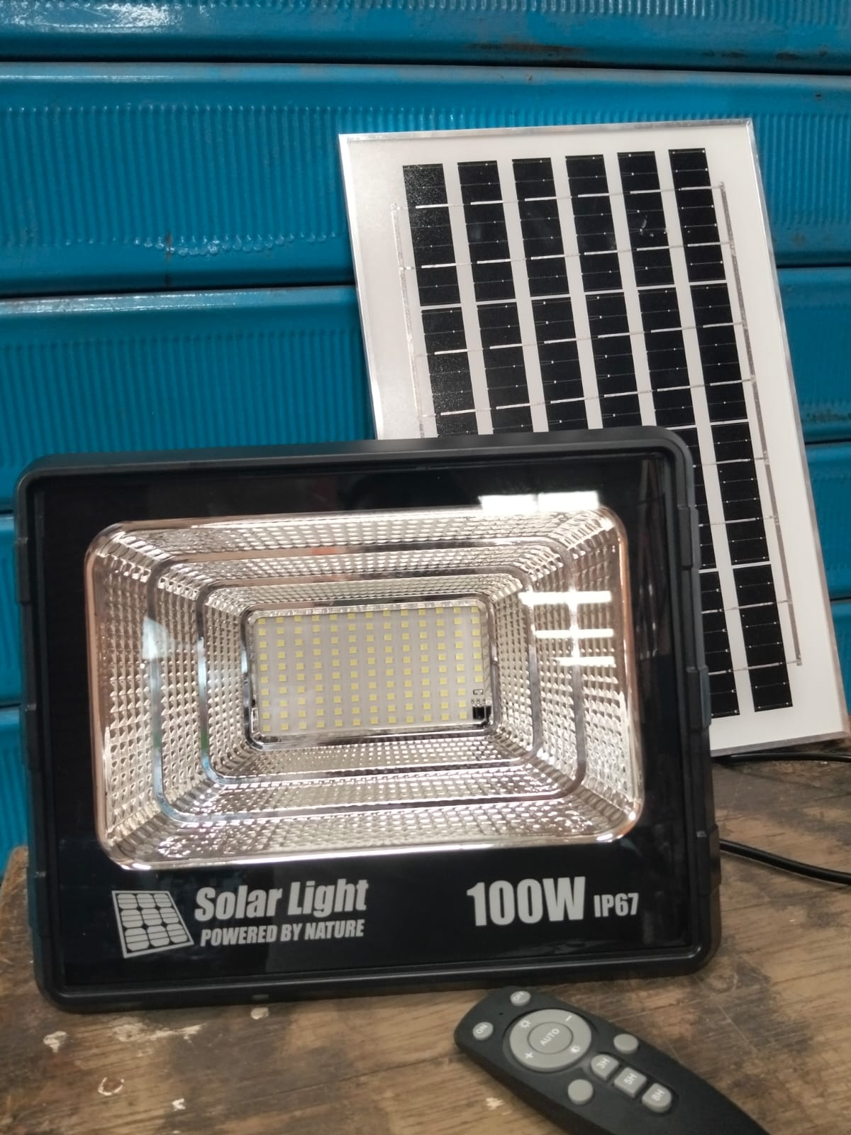 Reflector led 100w con panel solar Cod:1205 driver:01