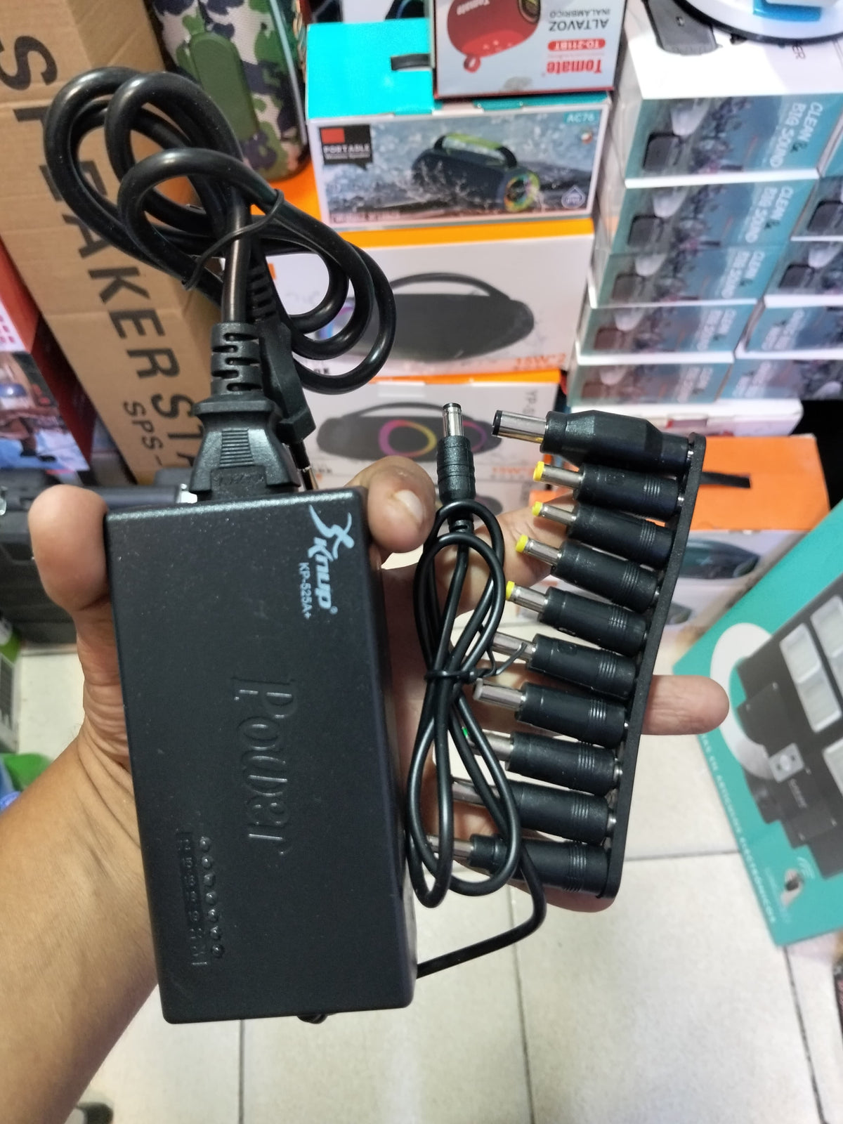 Cargador universal para netbook Cod:3011 driver:02