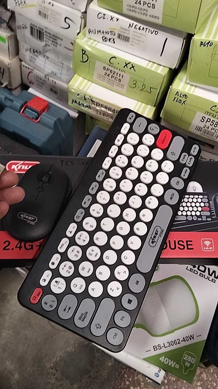 Teclado inalámbrico con mouse inalambrico Cod:1510 driver :01