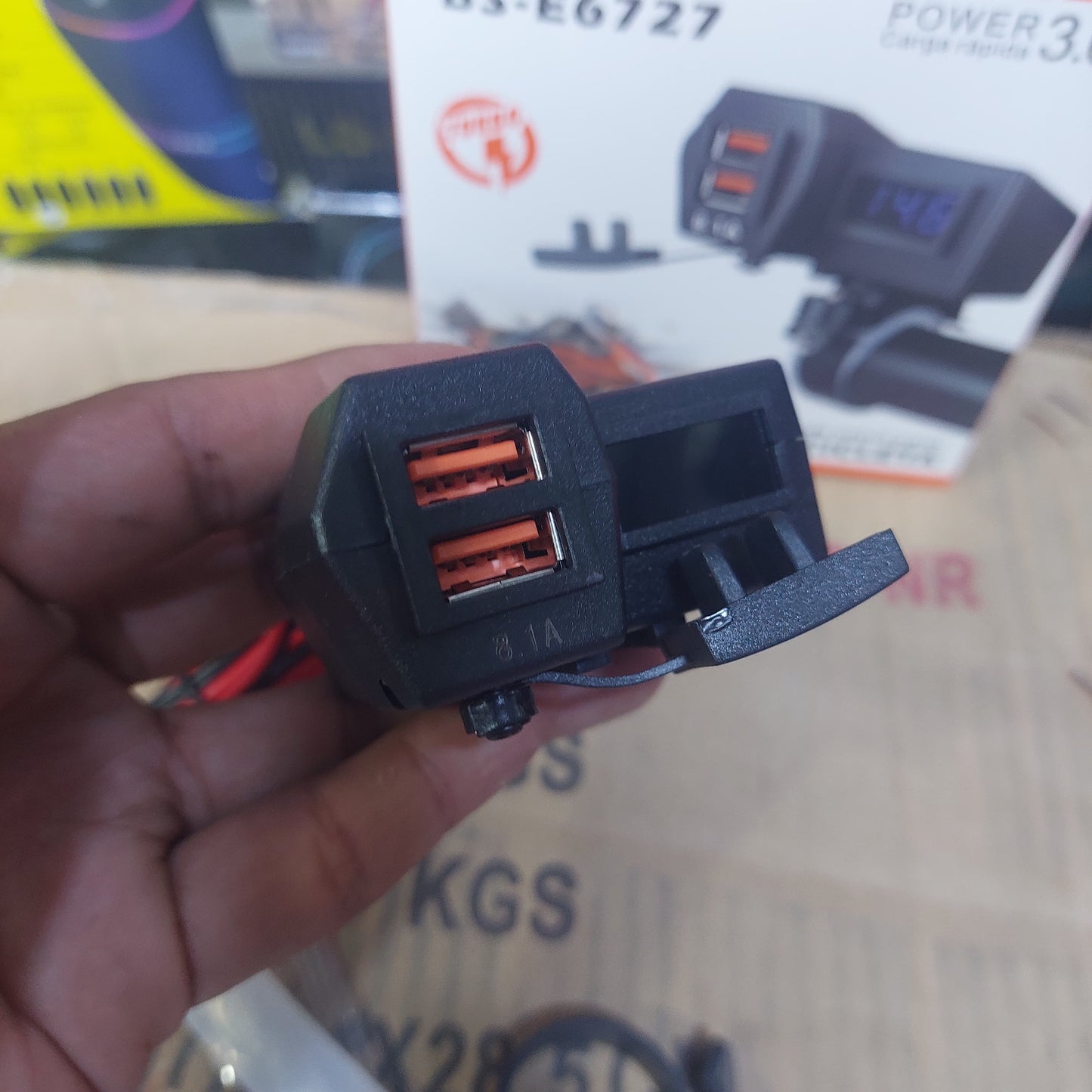 Cargador para moto 8.1A Cod:6021 driver :02