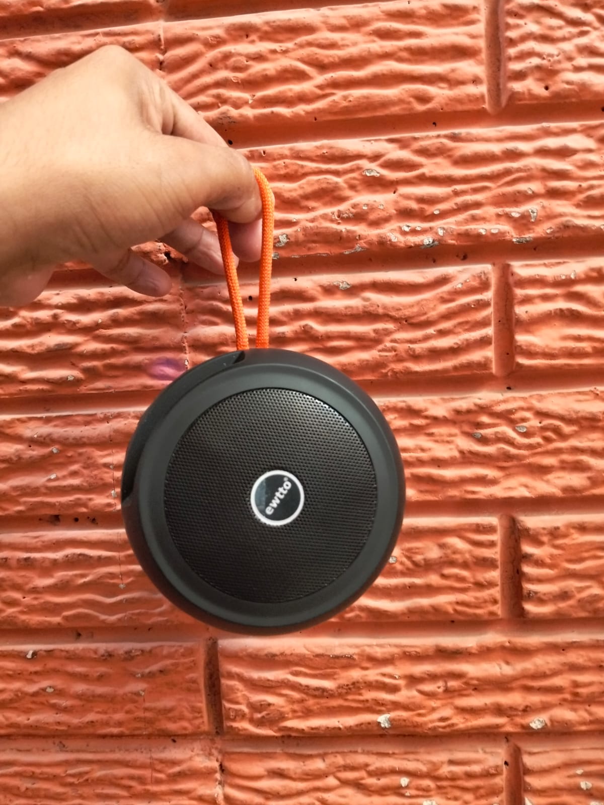 Parlante pequeño  bluetooth 10 cm x 10 cm  Cod:1461 driver:01