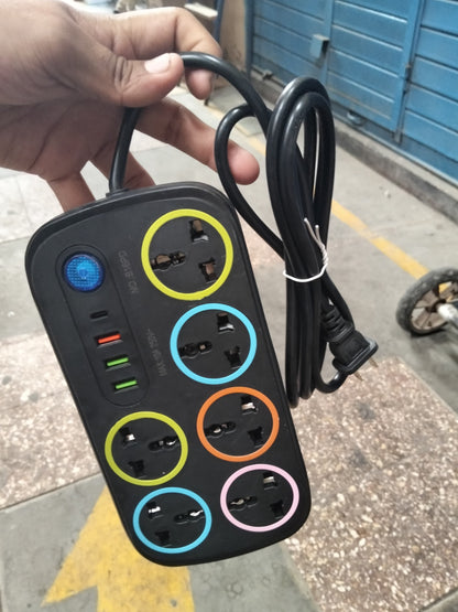 extension electrica 6 tomas con entradas usb Cod:3028 driver:03