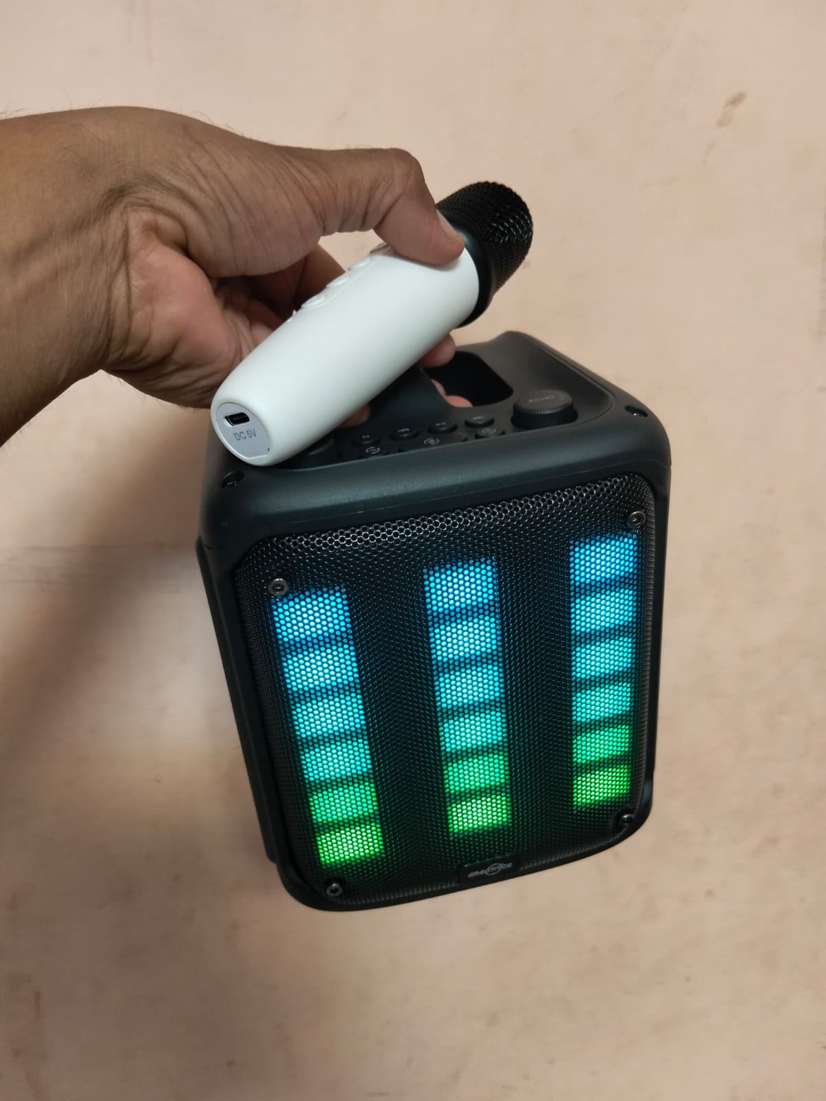 Mini parlante karaoke con microfono cod:1318 driver:01