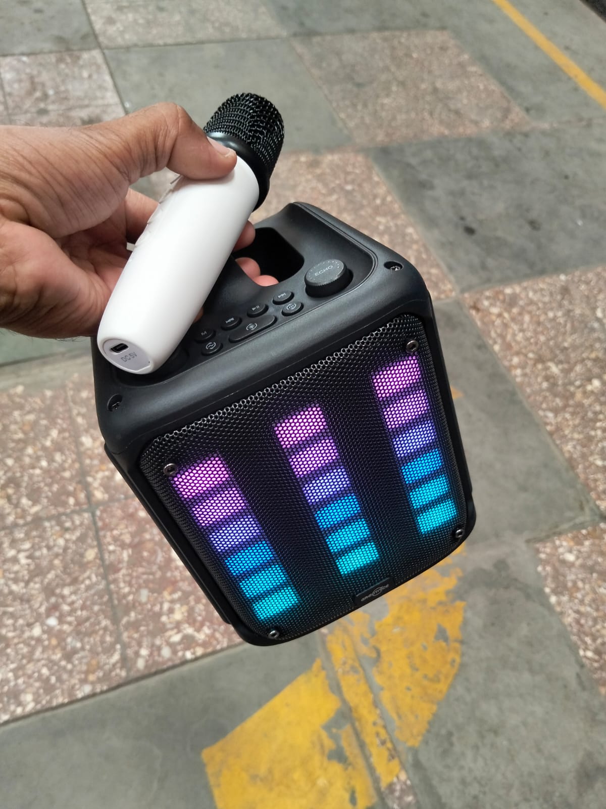 Mini parlante karaoke con microfono cod:1318 driver:01