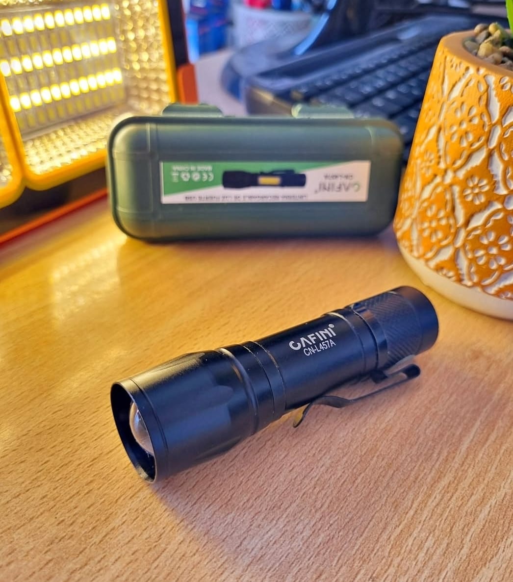 mini linterna recargable Cod:3223
driver :01,02