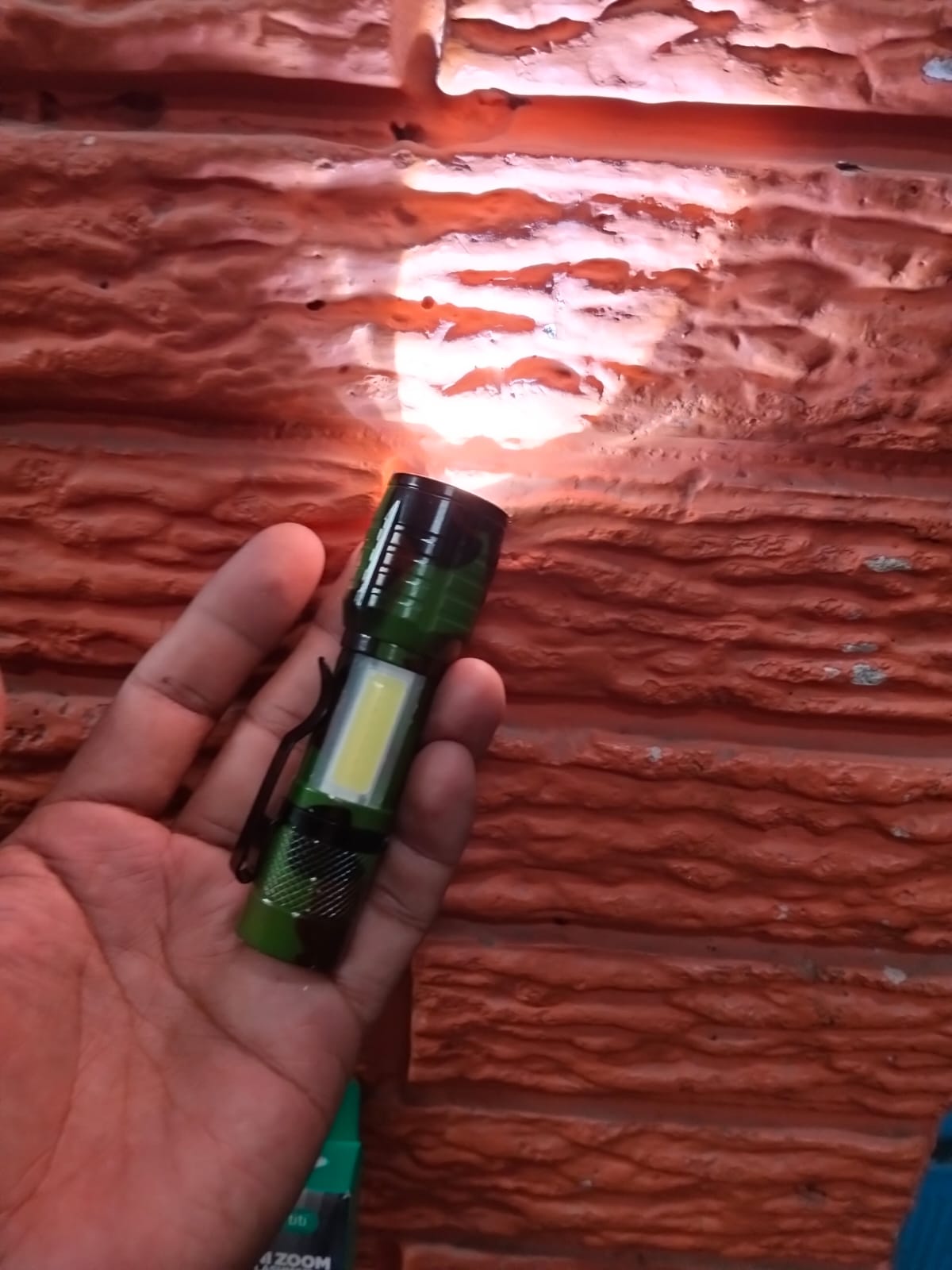 mini linterna recargable con zoom Cod:1275 driver :01