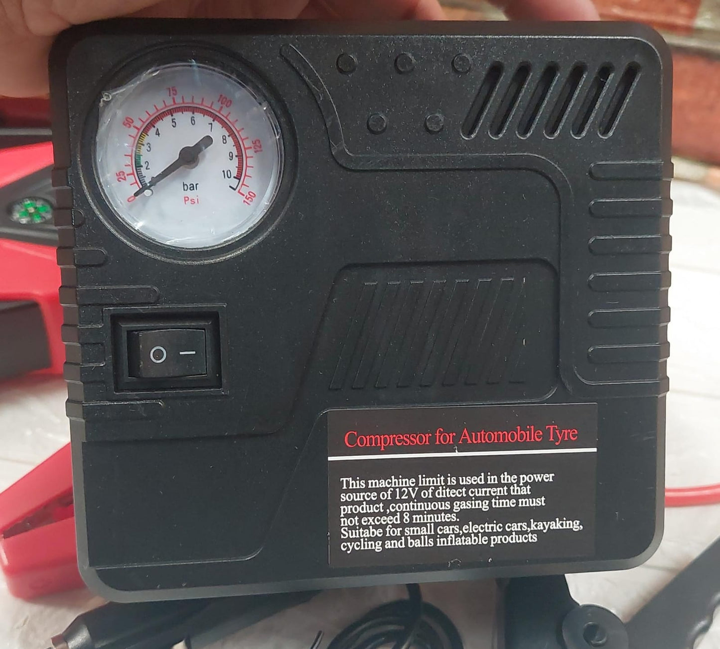 Arrancador De Bateria De Vehiculo + Inflador 2 En 1 Rojo Cod: 4401 Driver :01