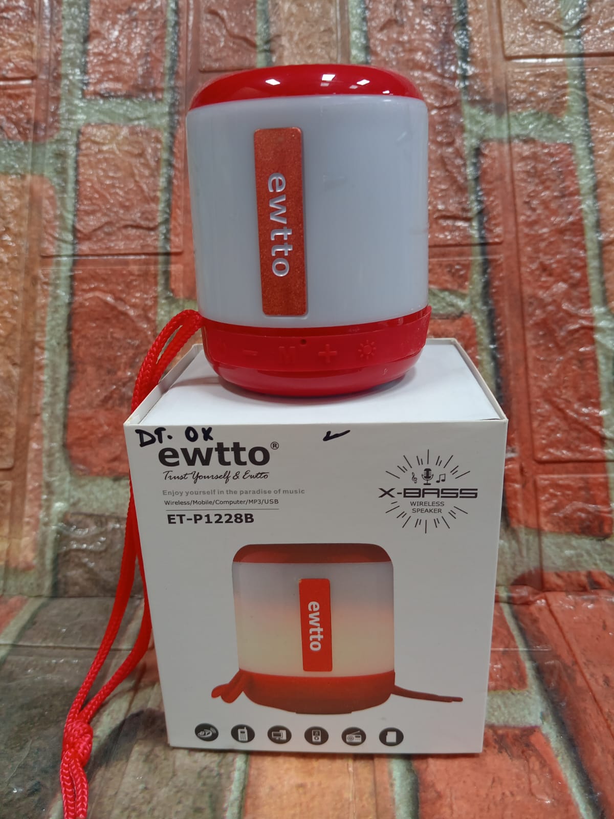 Parlante Bluetooth pequeño Cod:1348 driver:01